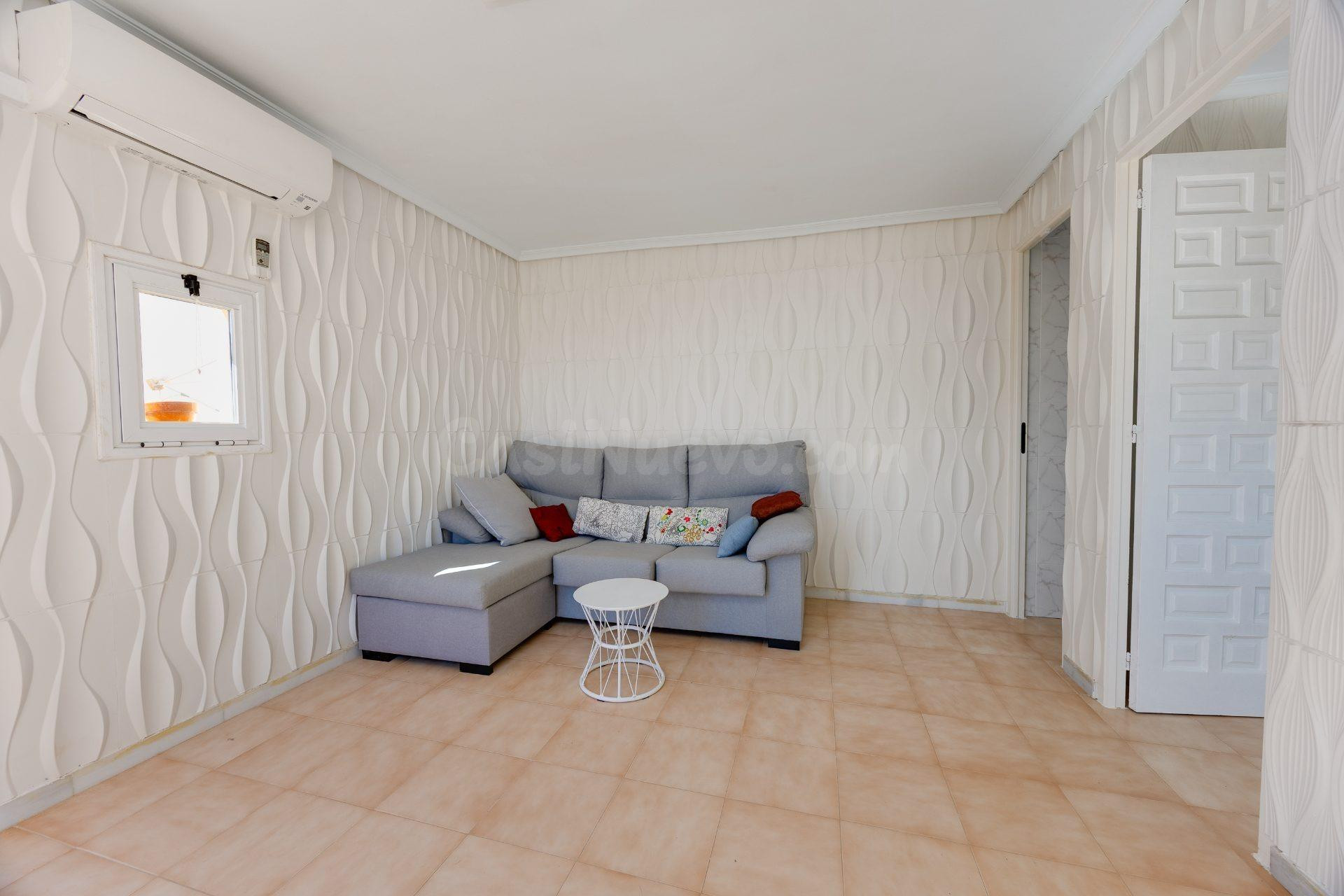 Adosado en Urb. La Marina, San Fulgencio — 2 dorm., orientac - foto 4