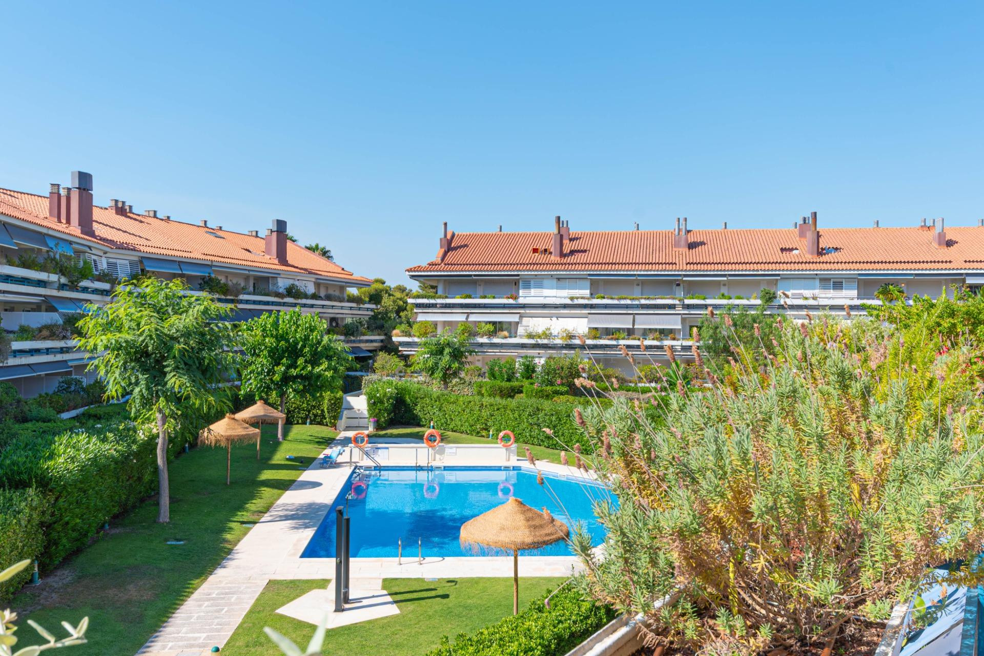 Exclusiva vivienda frente al mar en Terramar, Sitges