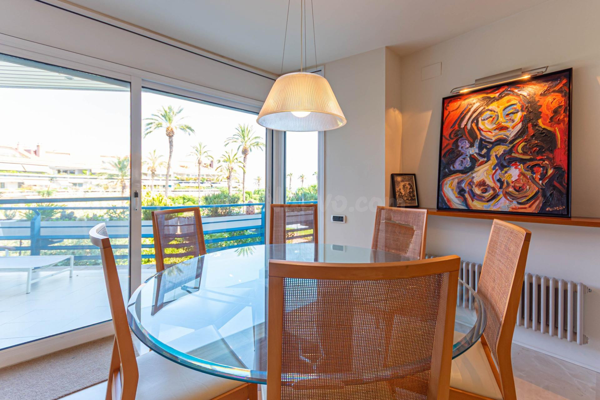 Exclusiva vivienda frente al mar en Terramar, Sitges - foto 3