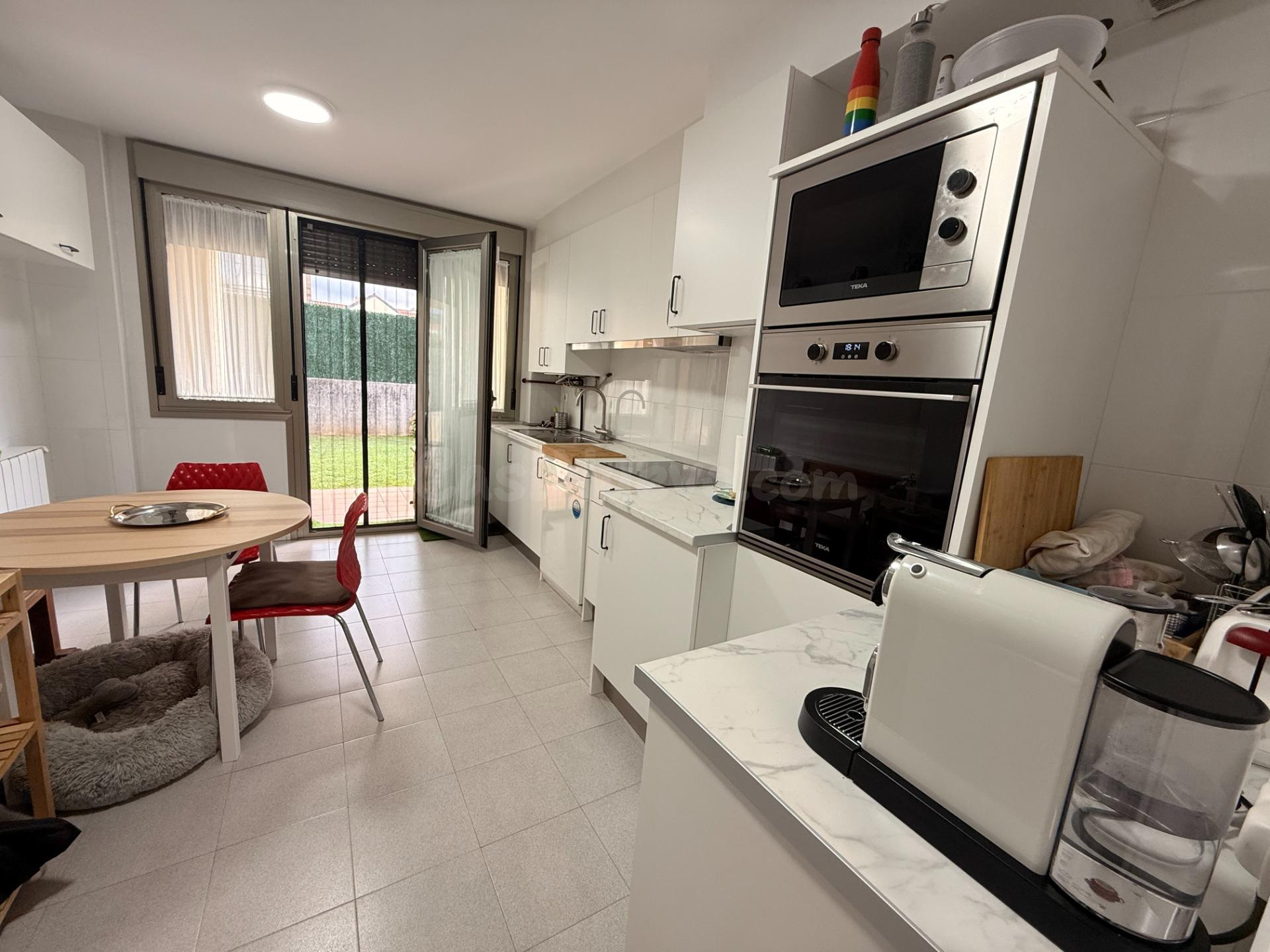 Chalet Independiente, listo para vivir, con terrazas y porch - foto 2