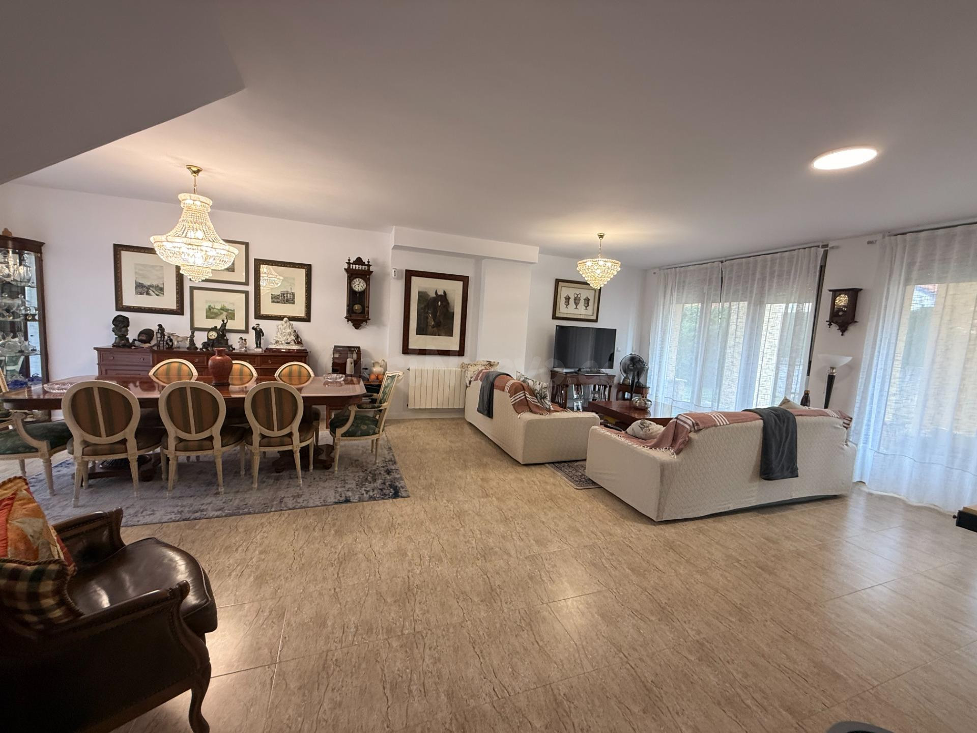 Chalet Independiente, listo para vivir, con terrazas y porch - foto 3