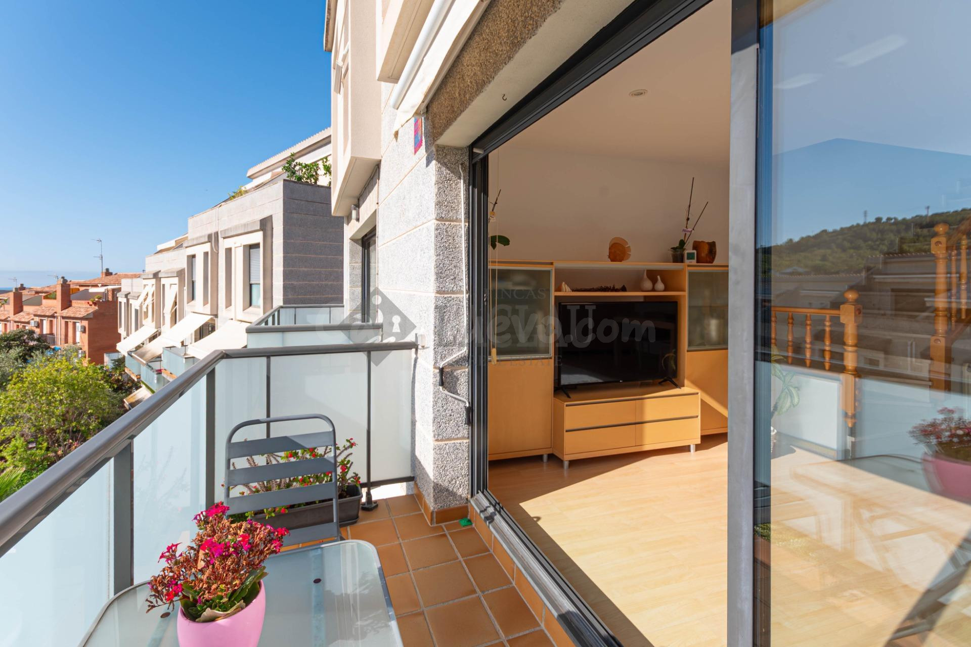 Casa adosada en Quint Mar con vistas al mar, jardín y piscin - foto 3