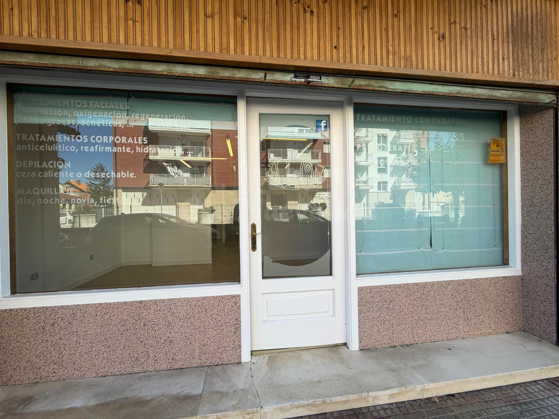 Local comercial en Colindres - foto 2