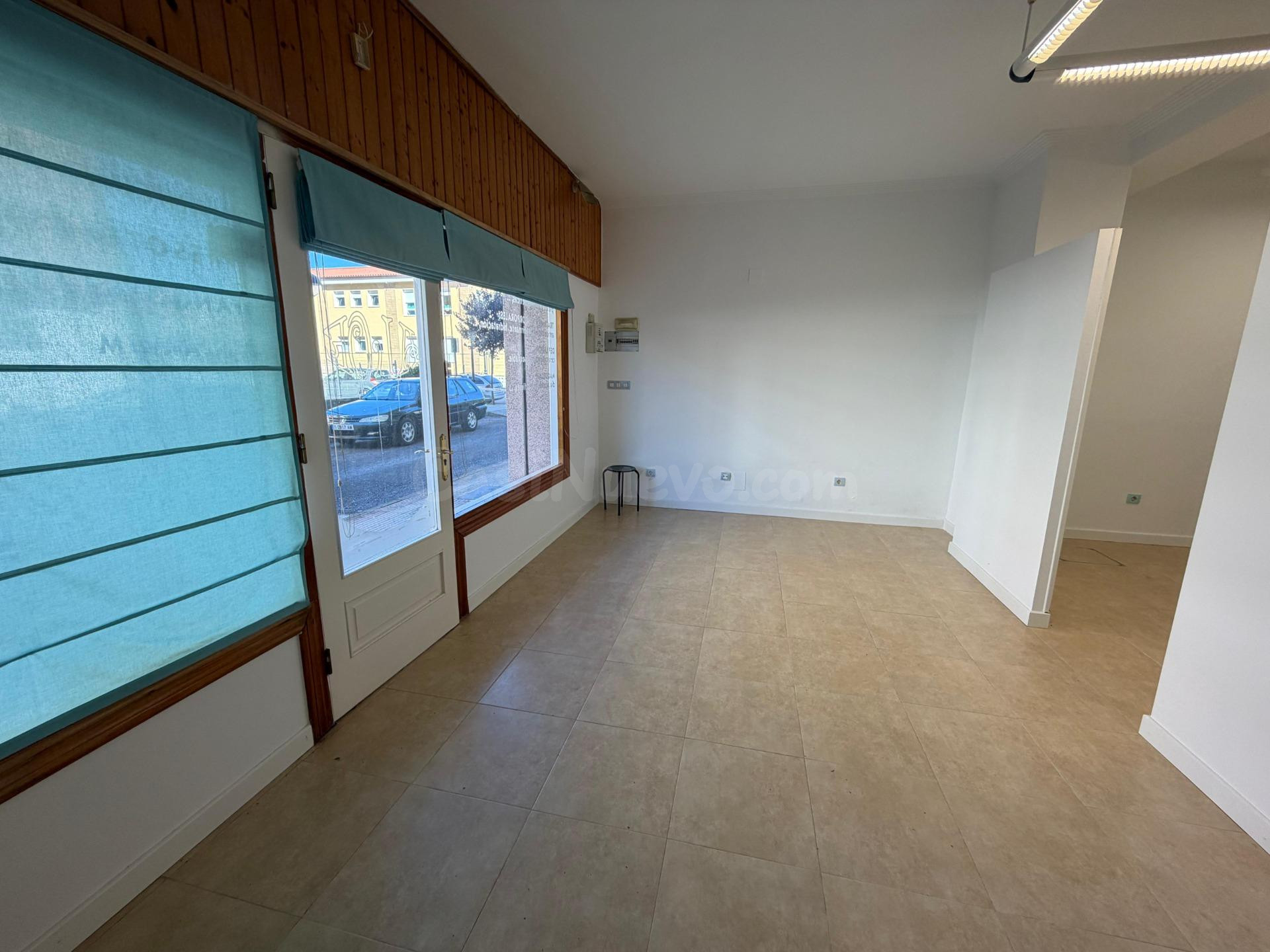 Local comercial en Colindres - foto 4