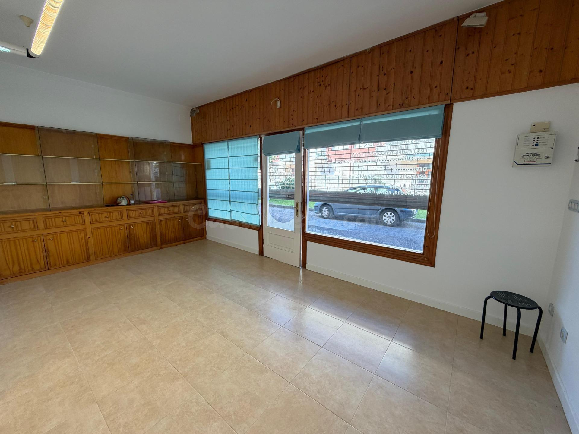 Local comercial en Colindres - foto 5