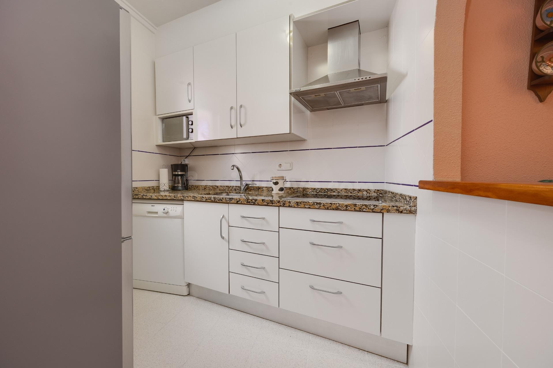 Apartamento de 3 dormitorios y piscina comunitaria en Acequi - foto 3