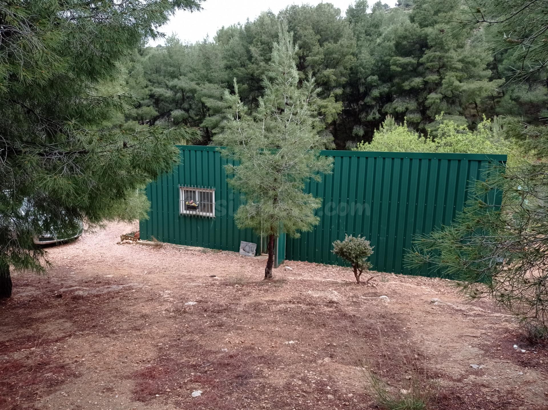 LA ROMANETA, 3340 m2 de parcela. con nave de chapa contruida - foto 2