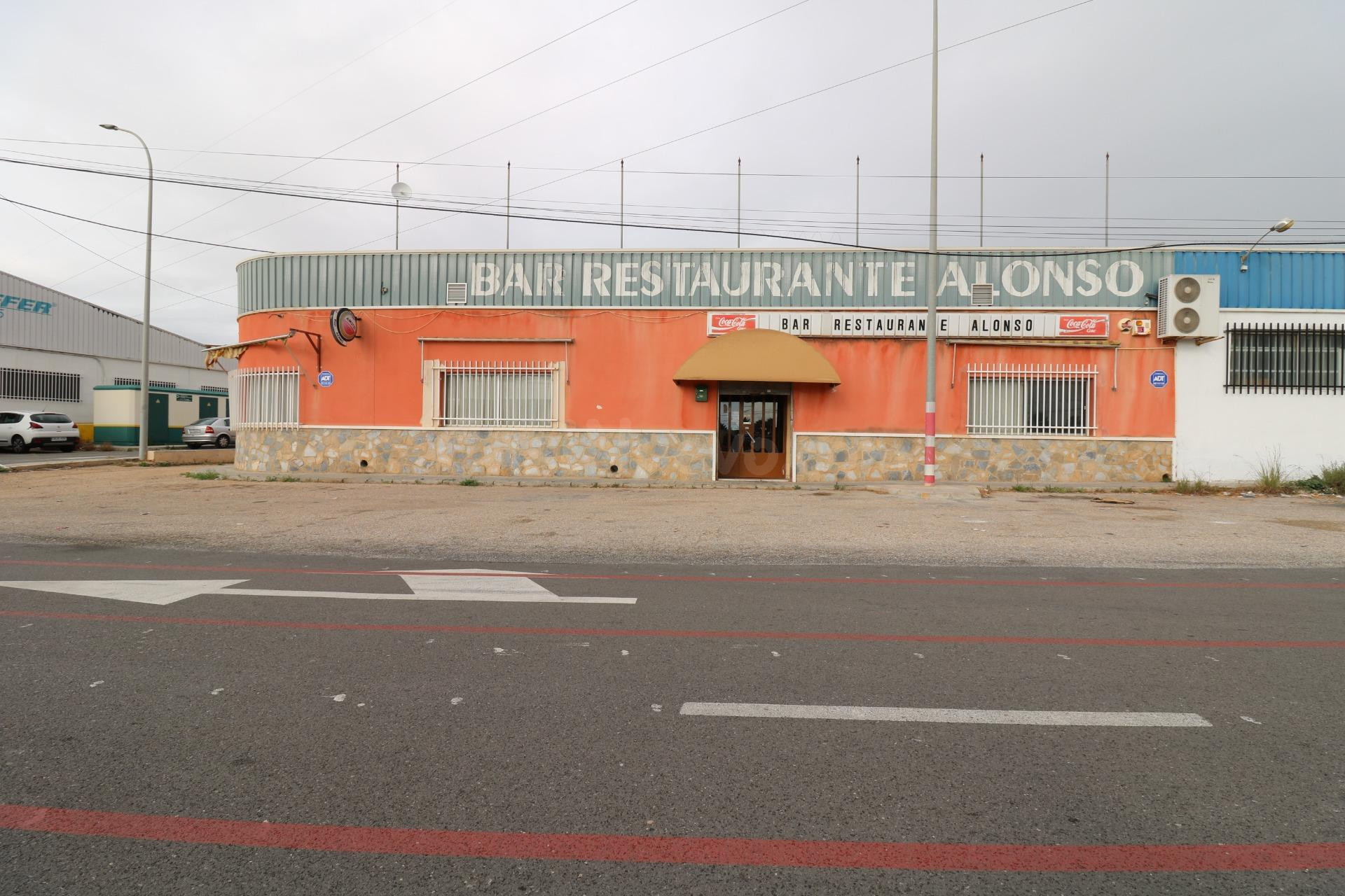 PARCELA URBANA CON construcción DE 500 METROS PARA USO HOSTE - foto 2