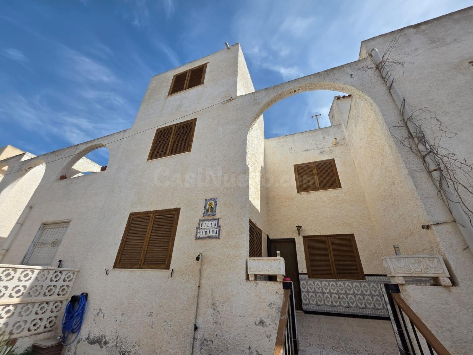 Dúplex en Calas Blancas, Torrevieja, a 750 metros del mar - foto 2