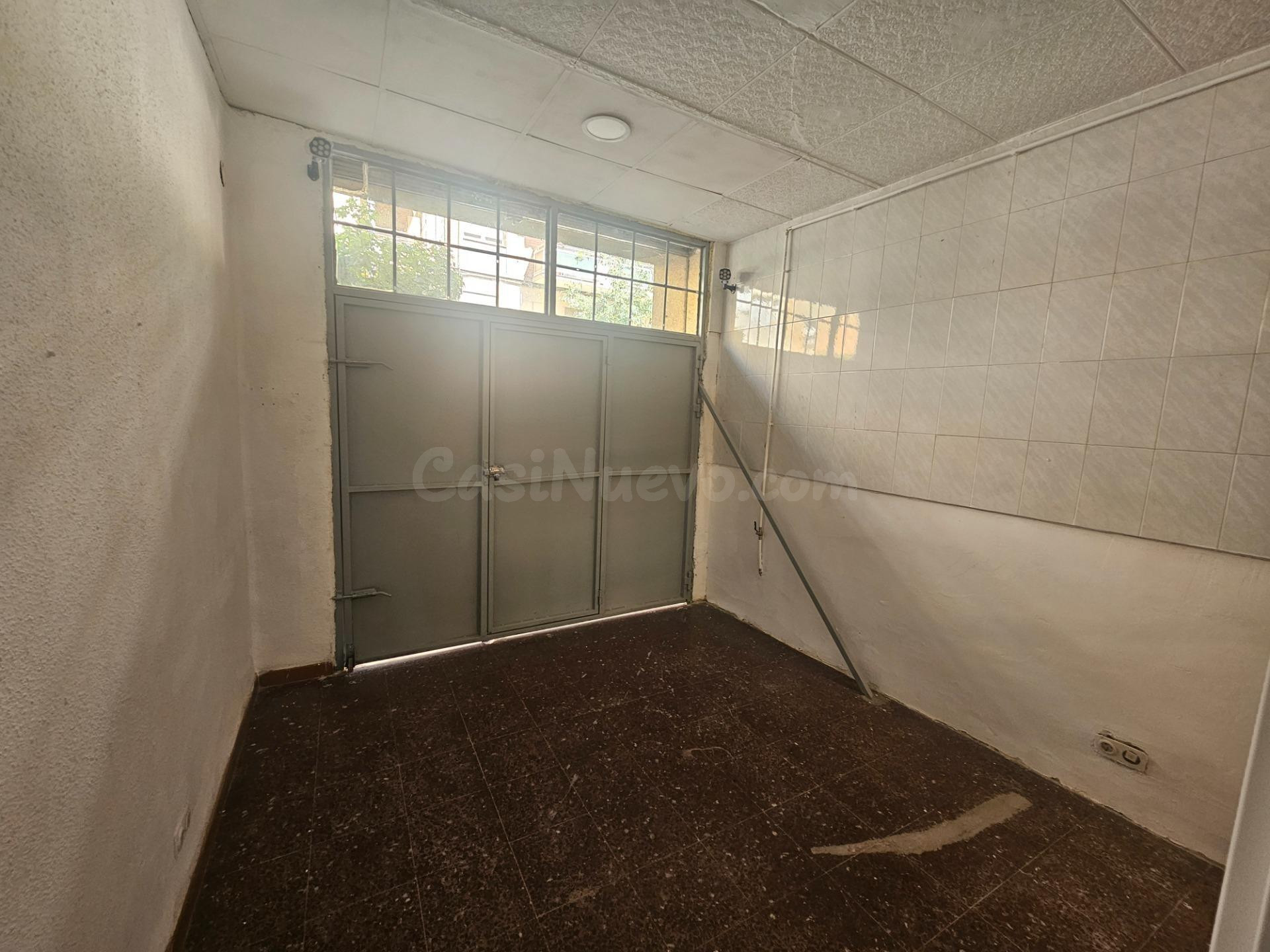Local Comercial Adaptado a Alojamiento en Lleida - foto 2