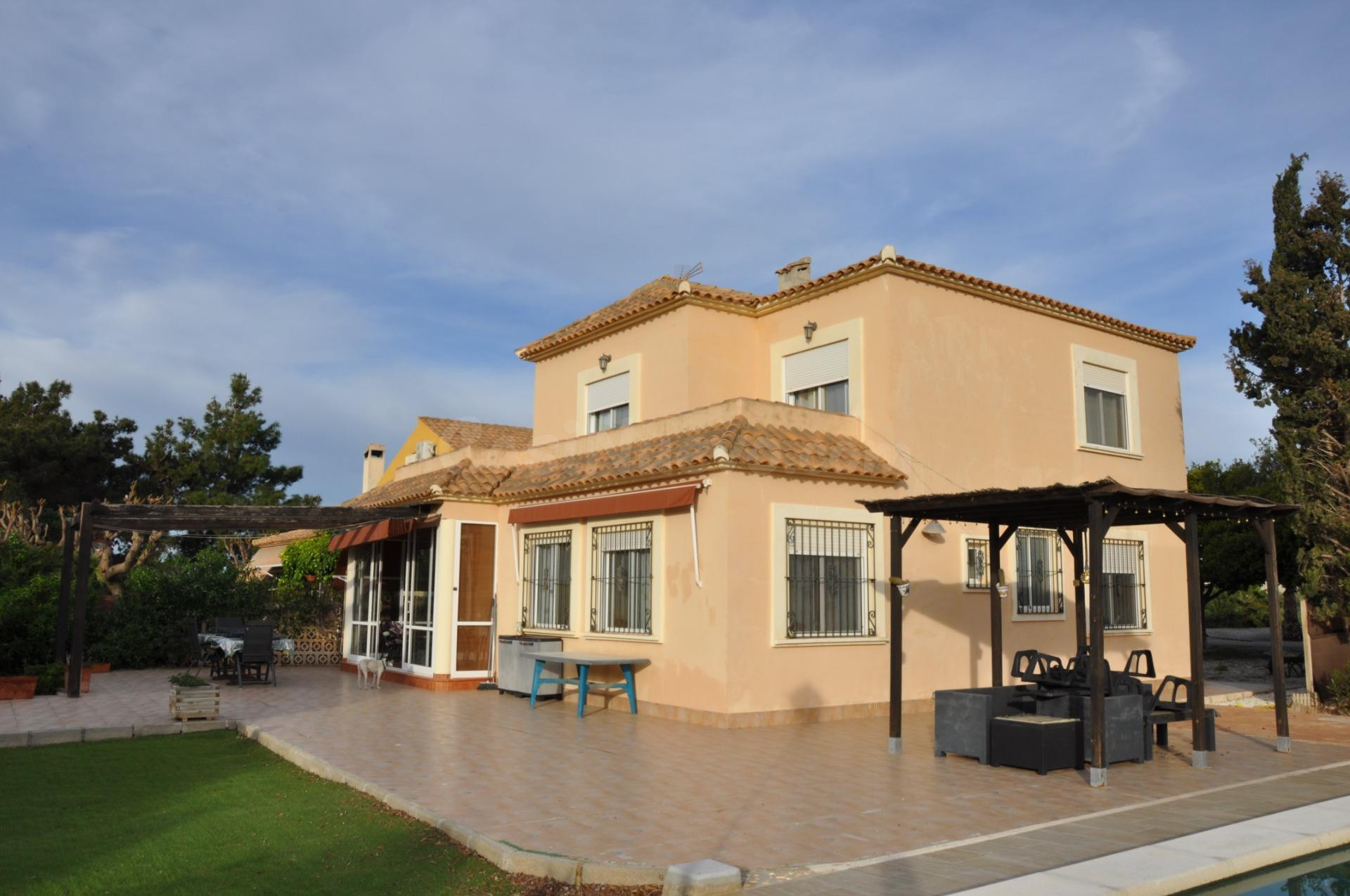 GRAN VILLA DE LUJO CON 2 CHALETS INDEPENDIENTES - foto 4