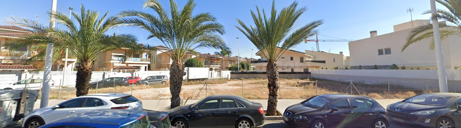PARCELA URBANA EN CIUDAD JARDIN