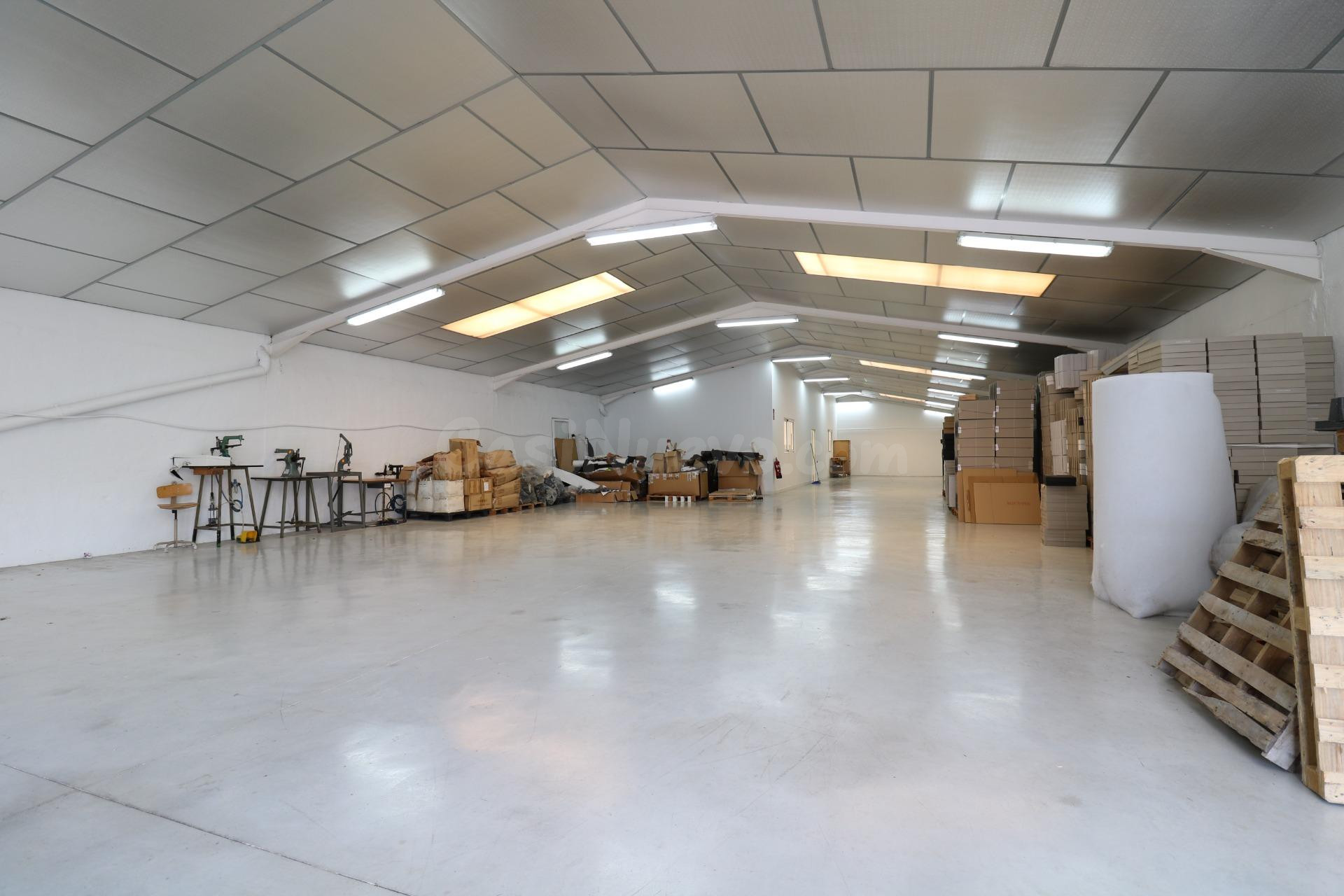 Se vende magnífica nave industrial en Aspe, ubicada en el Po - foto 4