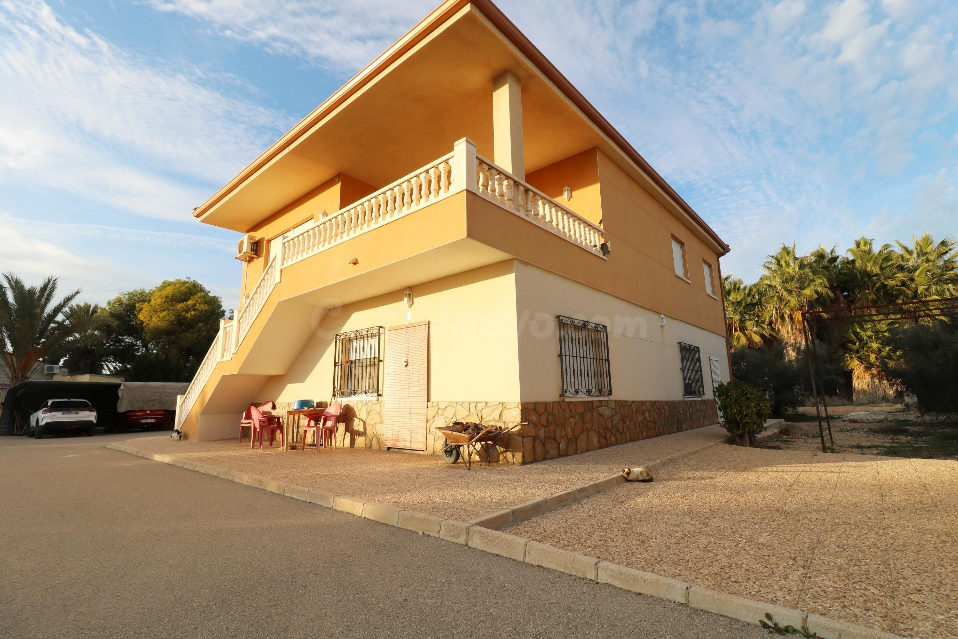 Elche Chalet de 2 Plantas en Zona Pussol , cada planta es un - foto 2