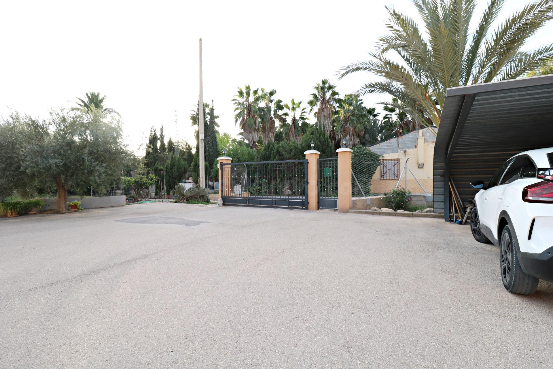 Elche Chalet de 2 Plantas en Zona Pussol , cada planta es un - foto 5