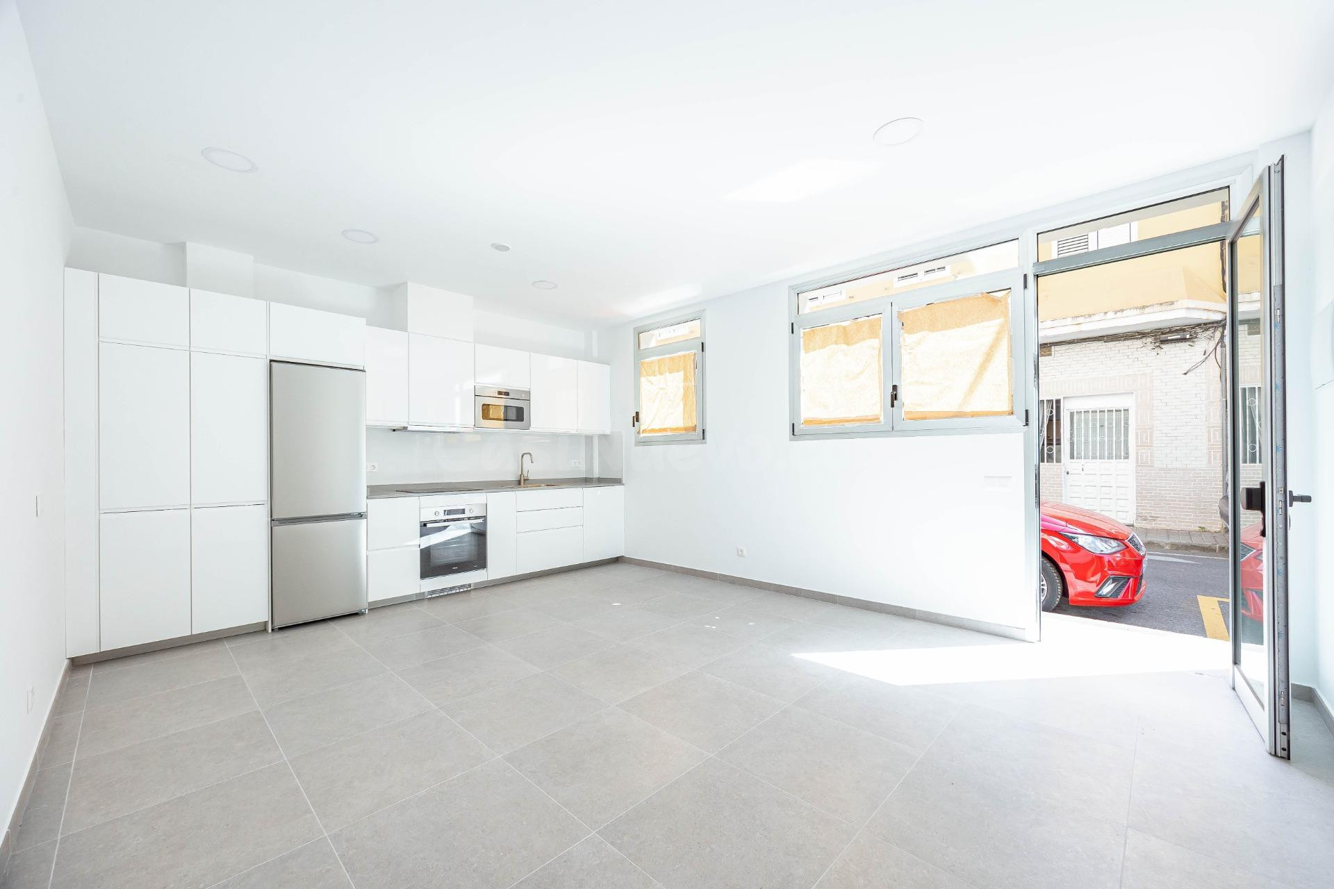 ¡Piso reciente terminado en La Herradura con entrada propia  - foto 3