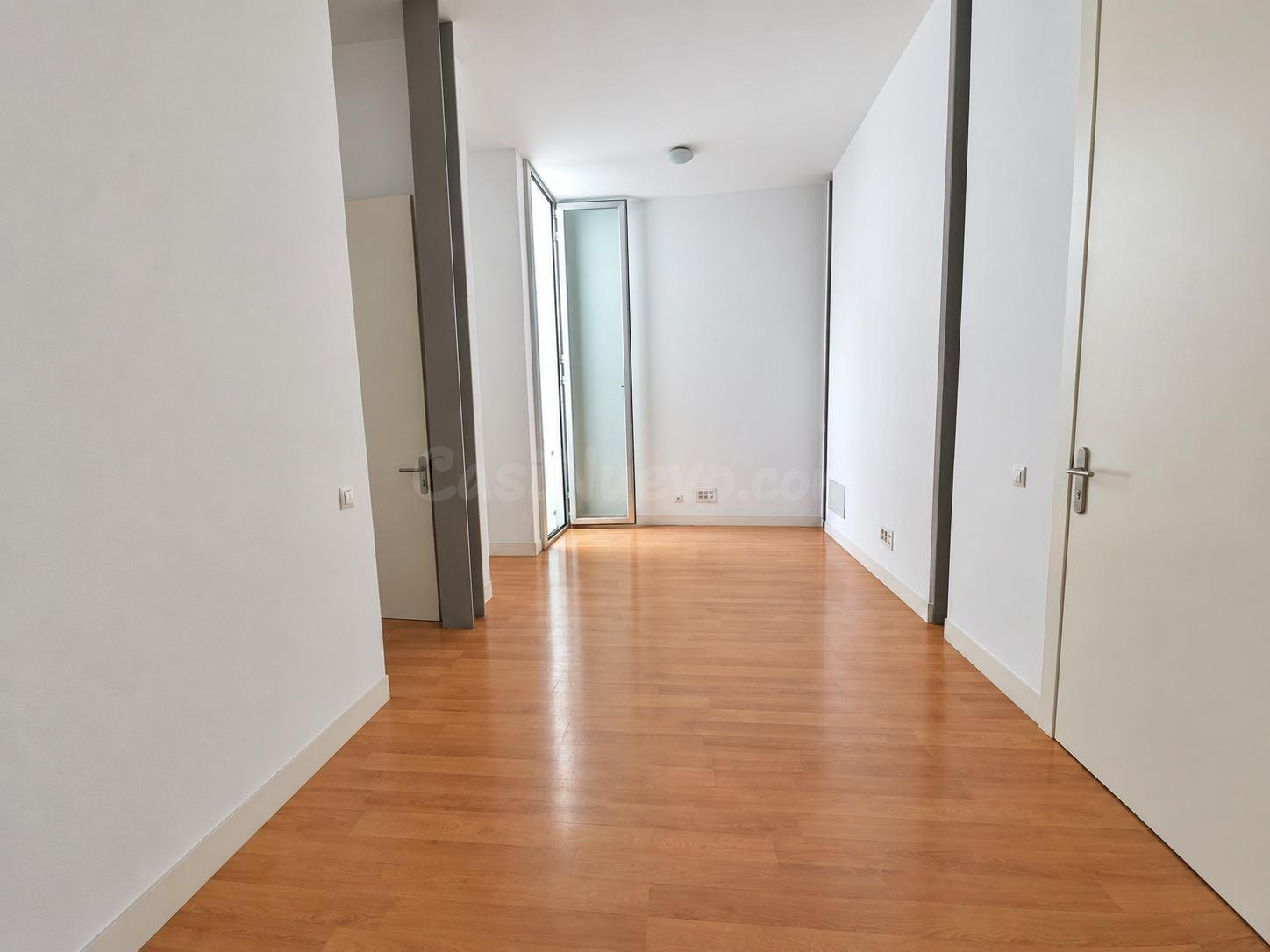 ¡Tu próximo espacio profesional en el corazón de Triana, con luz y tranquilidad! - foto 3