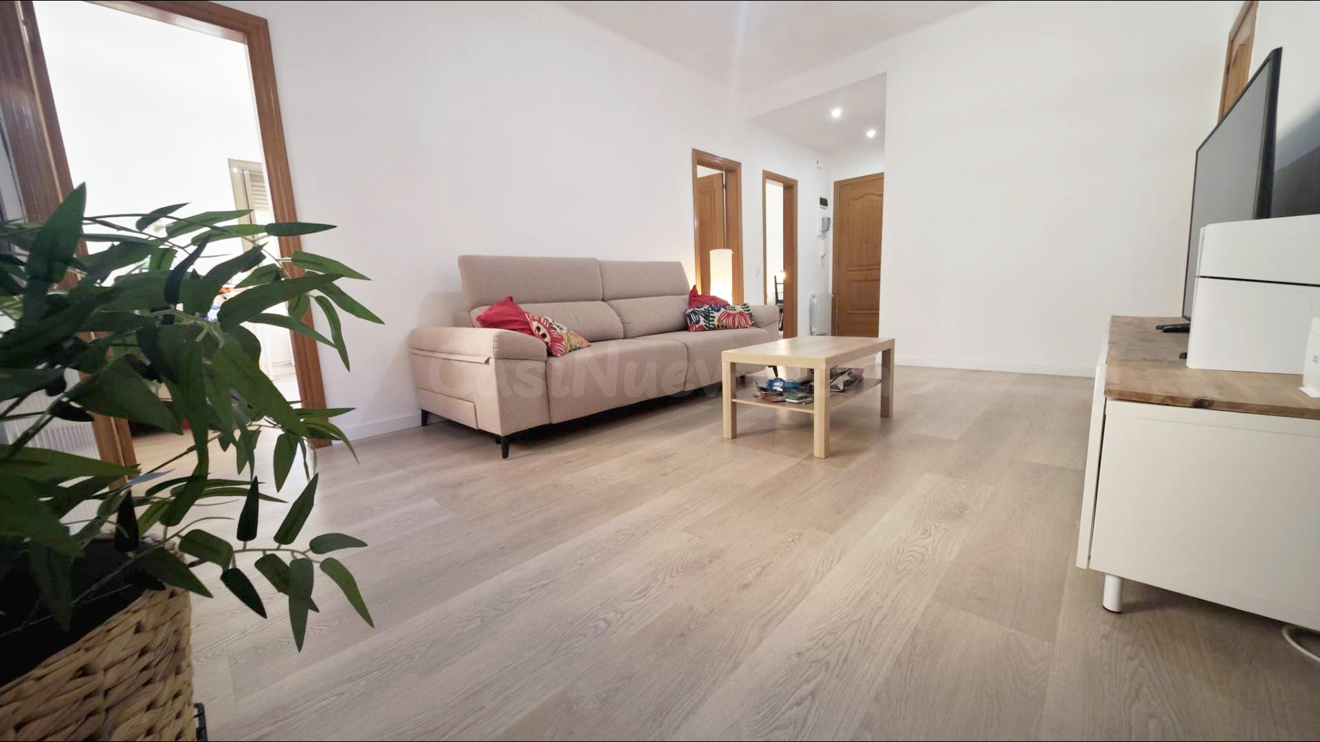 Moderno piso de 4 habitaciones reformado, en Vilanova i la G