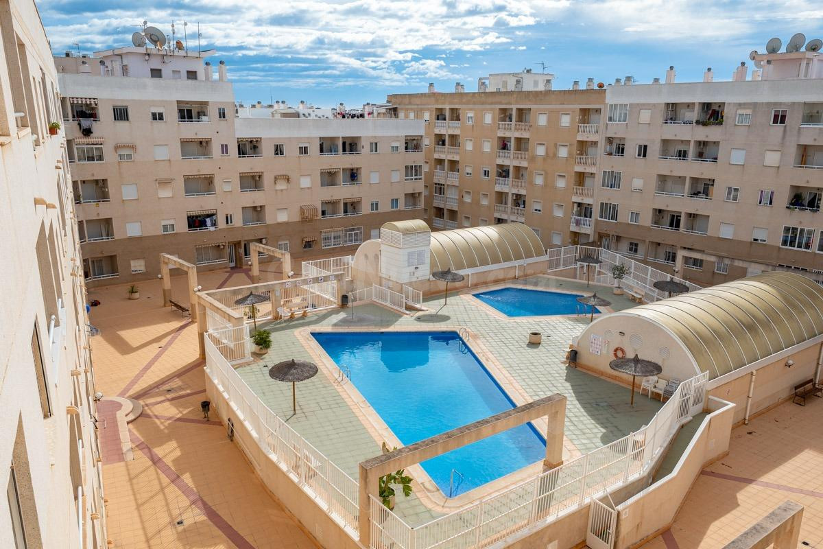 Apartamento reformado con parking y trastero en zona consoli