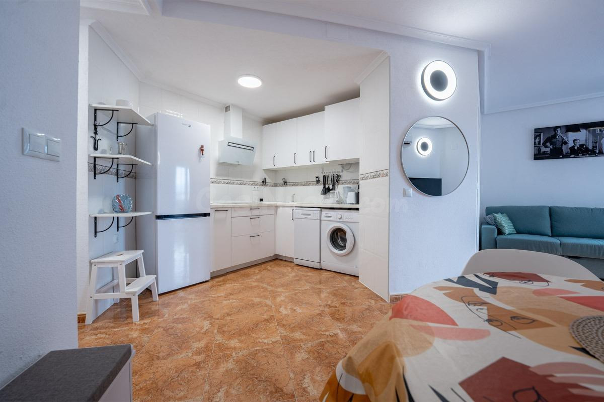 Apartamento reformado con parking y trastero en zona consoli - foto 3