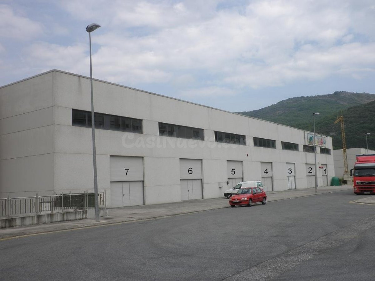 Se alquila nave industrial en Polígono Akaborro en Irurtzun