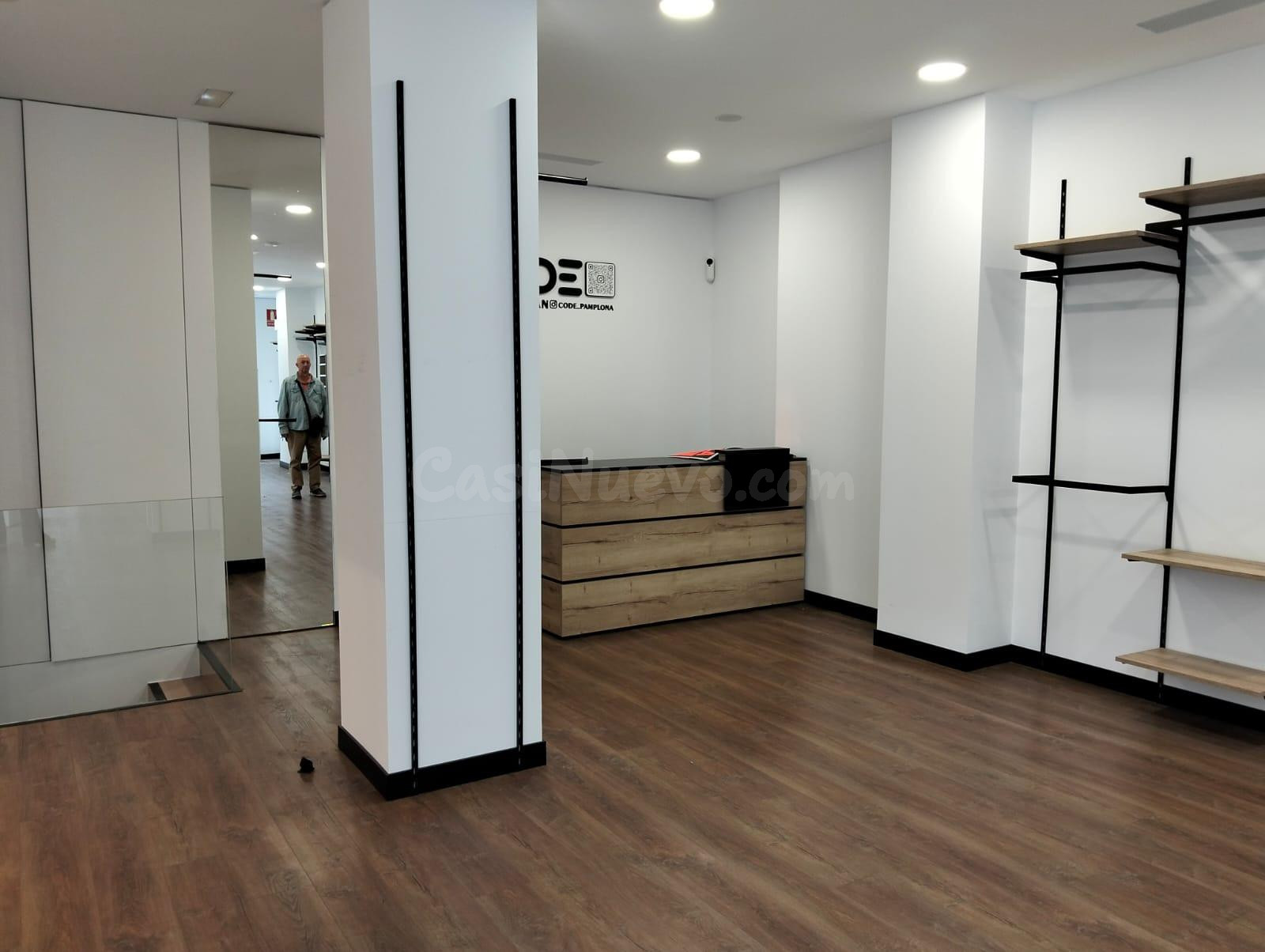 Se alquila local en calle Estella, al lado del corte Inglés, - foto 4