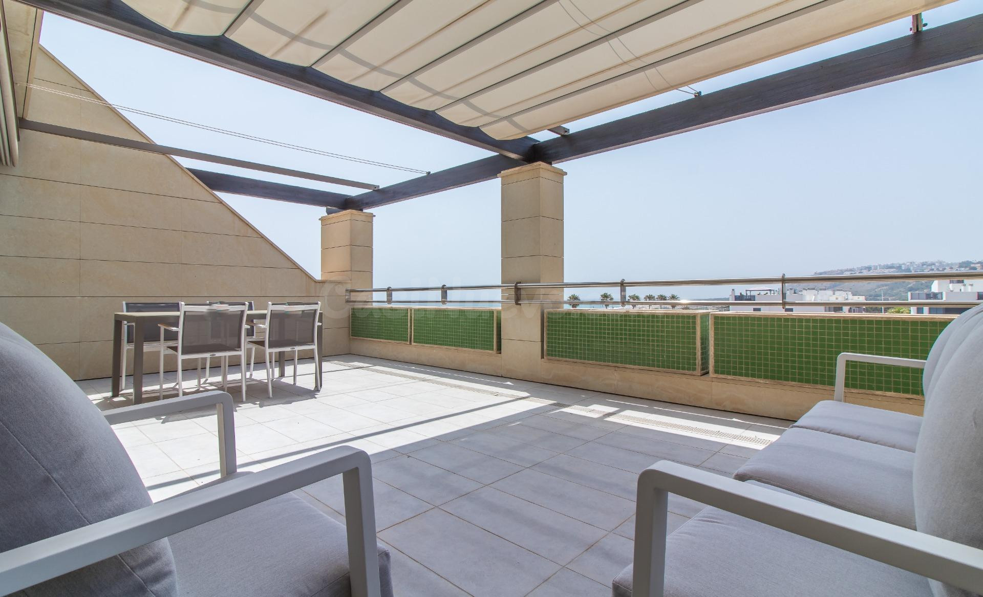EXCLUSIVO APARTAMENTO EN ARENALES DEL SOL A SOLO 200 METROS 