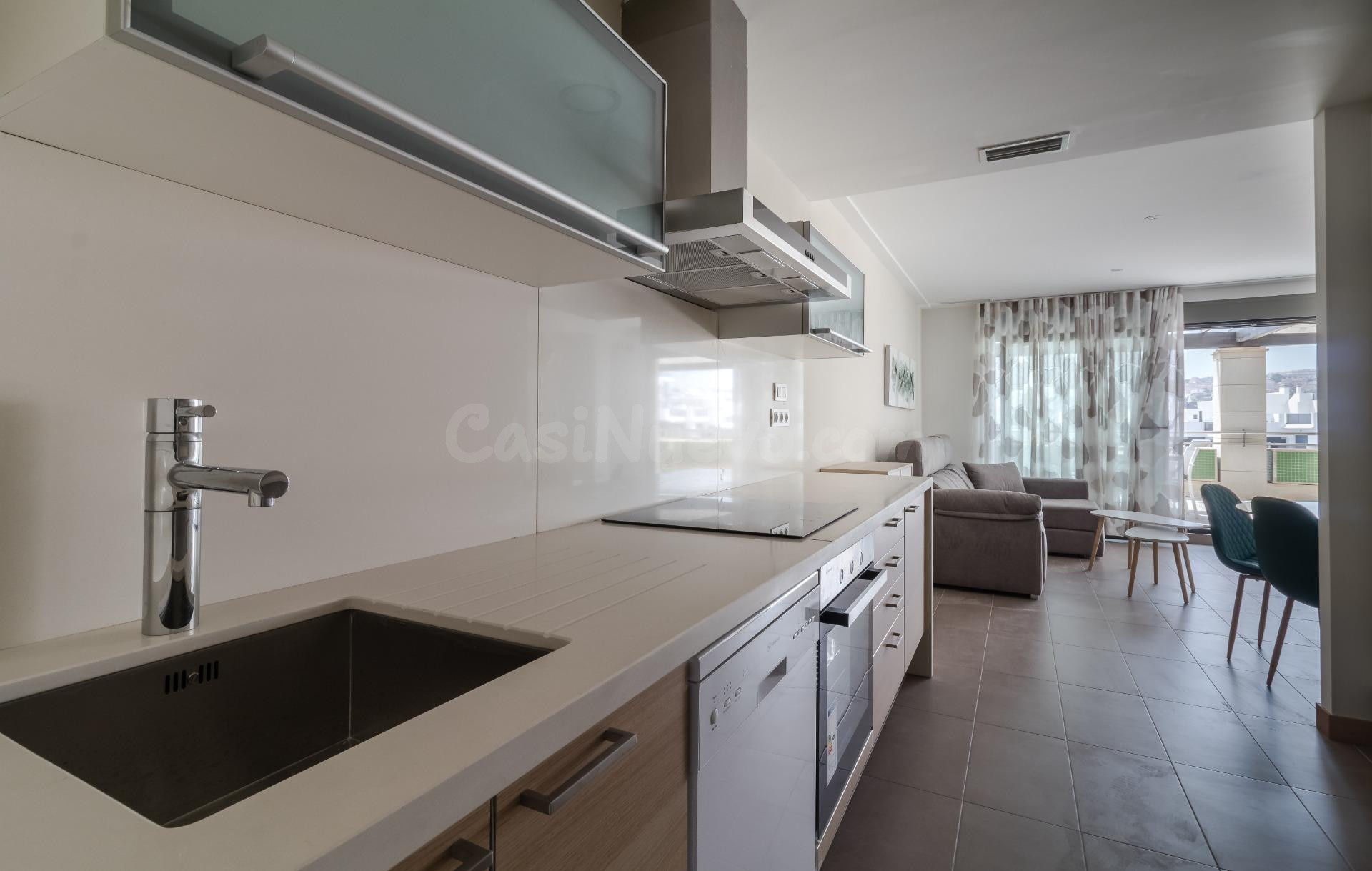 EXCLUSIVO APARTAMENTO EN ARENALES DEL SOL A SOLO 200 METROS  - foto 4