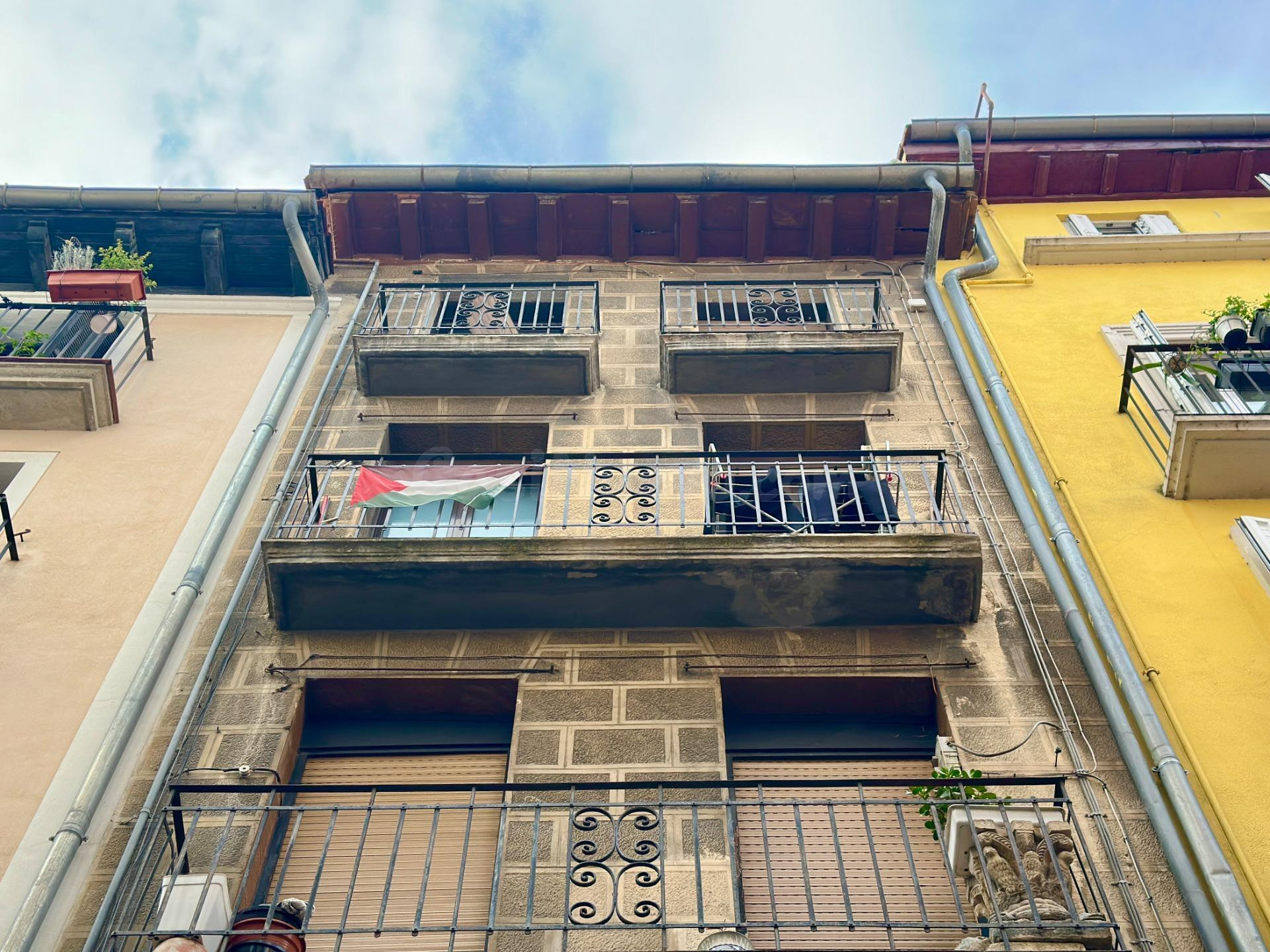 PISO EN VENTA EN CASCO VIEJO - foto 2