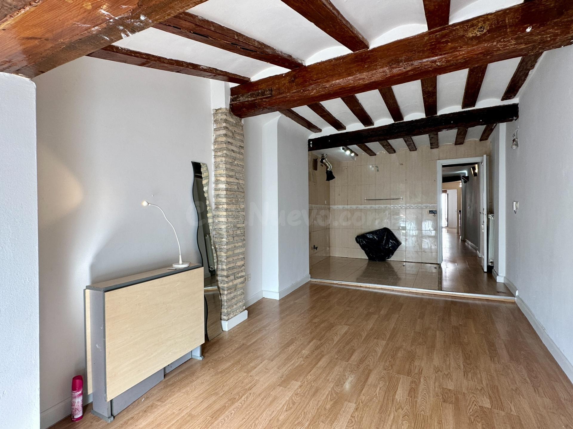 PISO EN VENTA EN CASCO VIEJO - foto 5