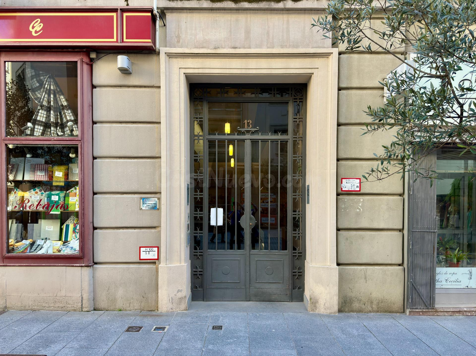 PISO EN VENTA EN EL CENTRO DE PAMPLONA. OPORTUNIDAD PARA REF - foto 5