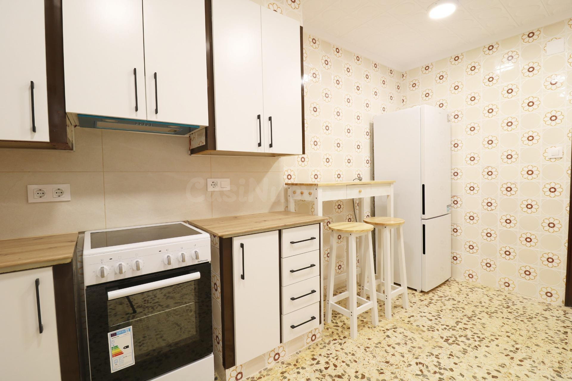 SE ALQUILA ENTRESUELO EN ELCHE CENTRO – ZONA CALLE ÁNGEL