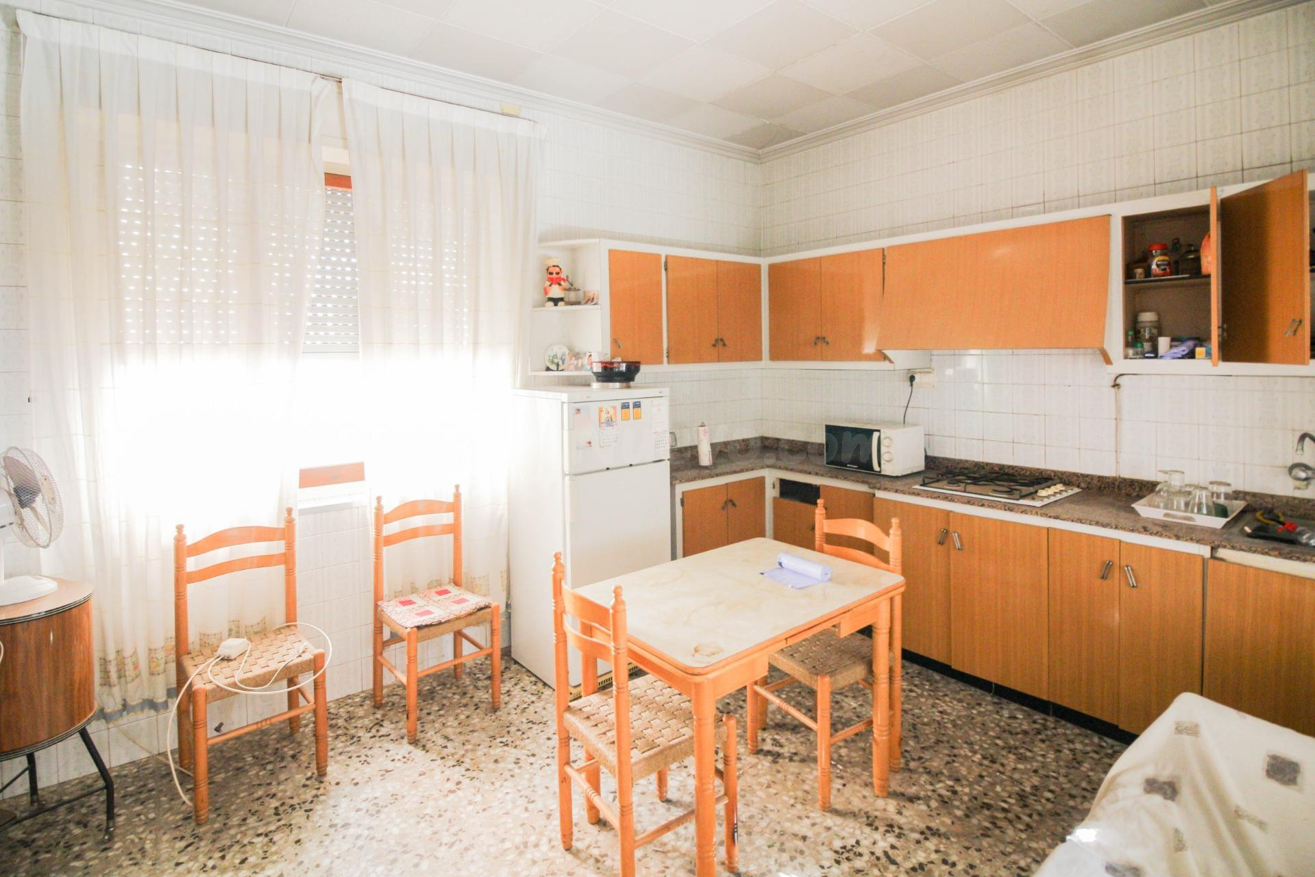 CASA EN PLANTA BAJA Y ESQUINA EN BENIEL (ORIHUELA). - foto 3