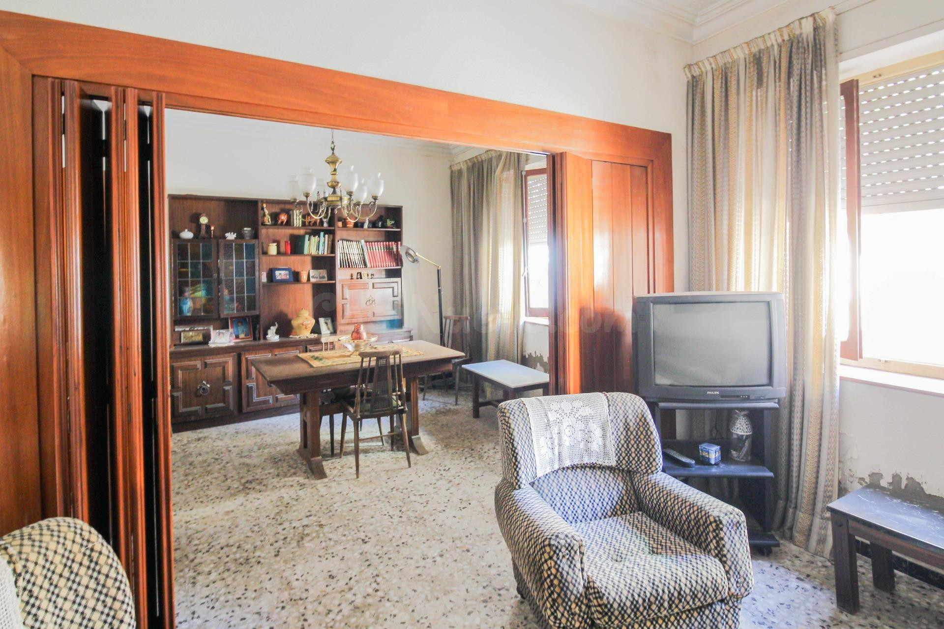 CASA EN PLANTA BAJA Y ESQUINA EN BENIEL (ORIHUELA). - foto 5