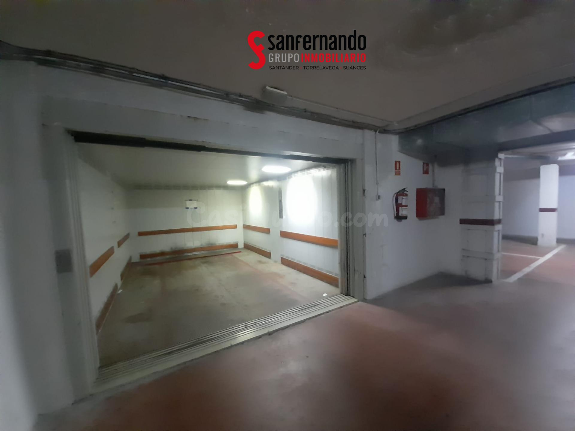 Alquiler de plaza de aparcamiento con montacargas en Menénde - foto 5