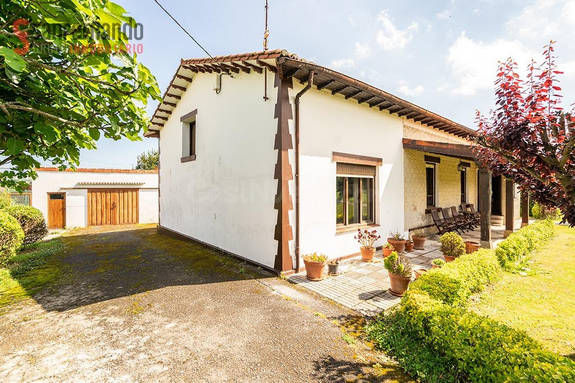 Casa independiente en una sola planta con terreno urbano de  - foto 2