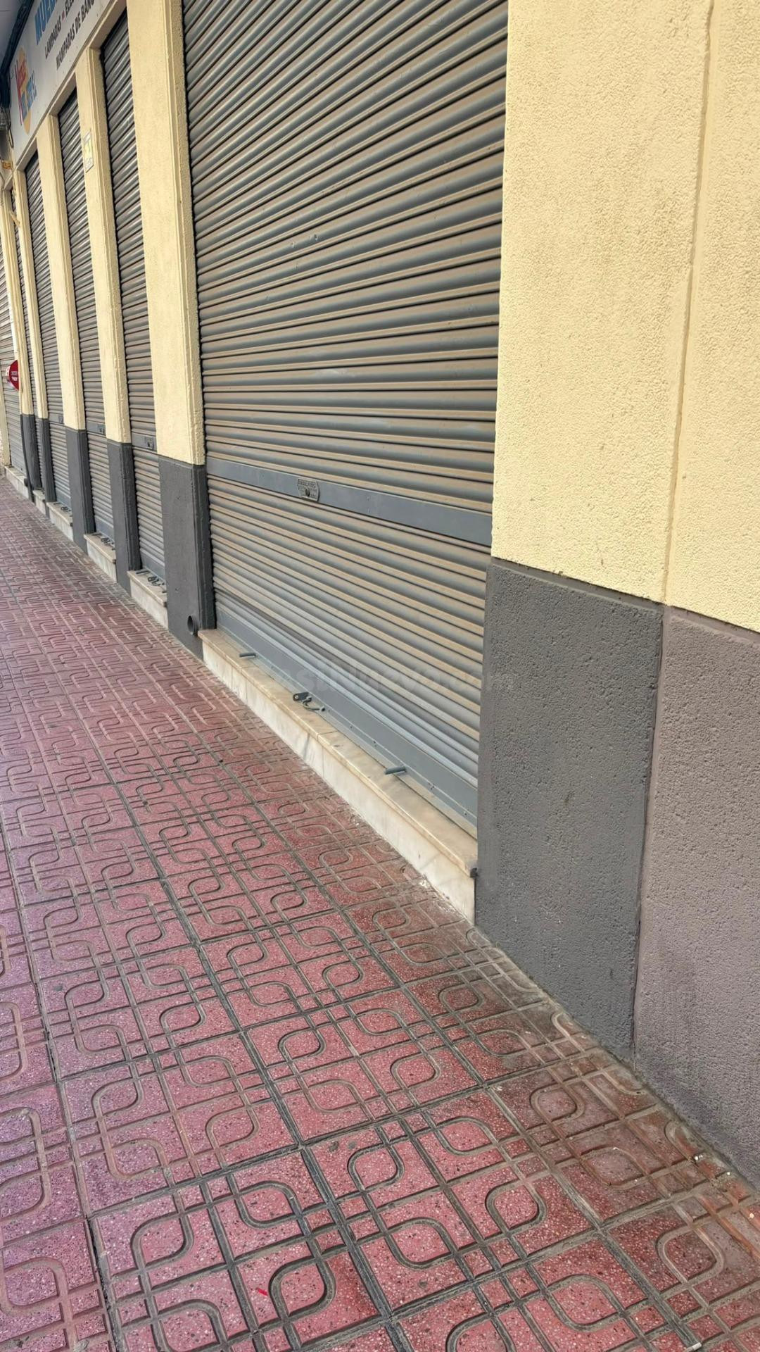ADQUILER LOCAL COMERCIAL EN ACEQUION, TORREVIEJA - foto 2