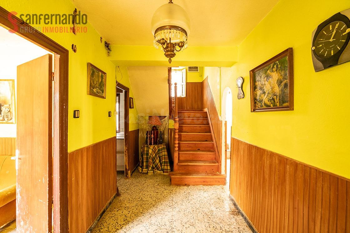 En Puente Arce se vende casa con nave y almacén - foto 4