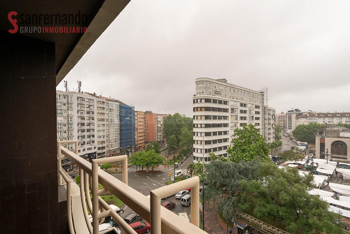 Piso en Cuatro Caminos con ascensor y vistas despejadas - foto 2
