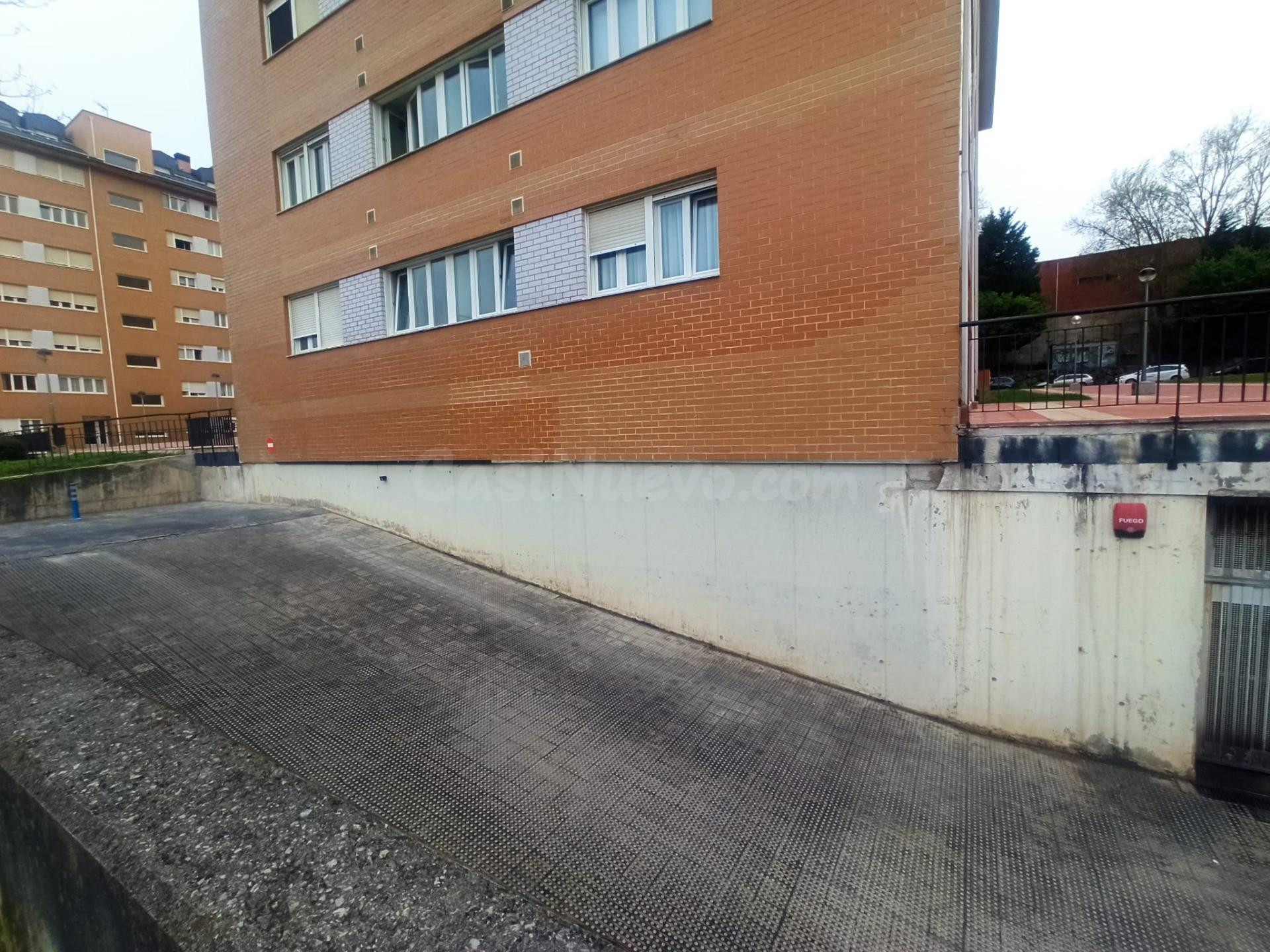 Plaza de garaje en Calle Luis Quintanilla Isasi - foto 2