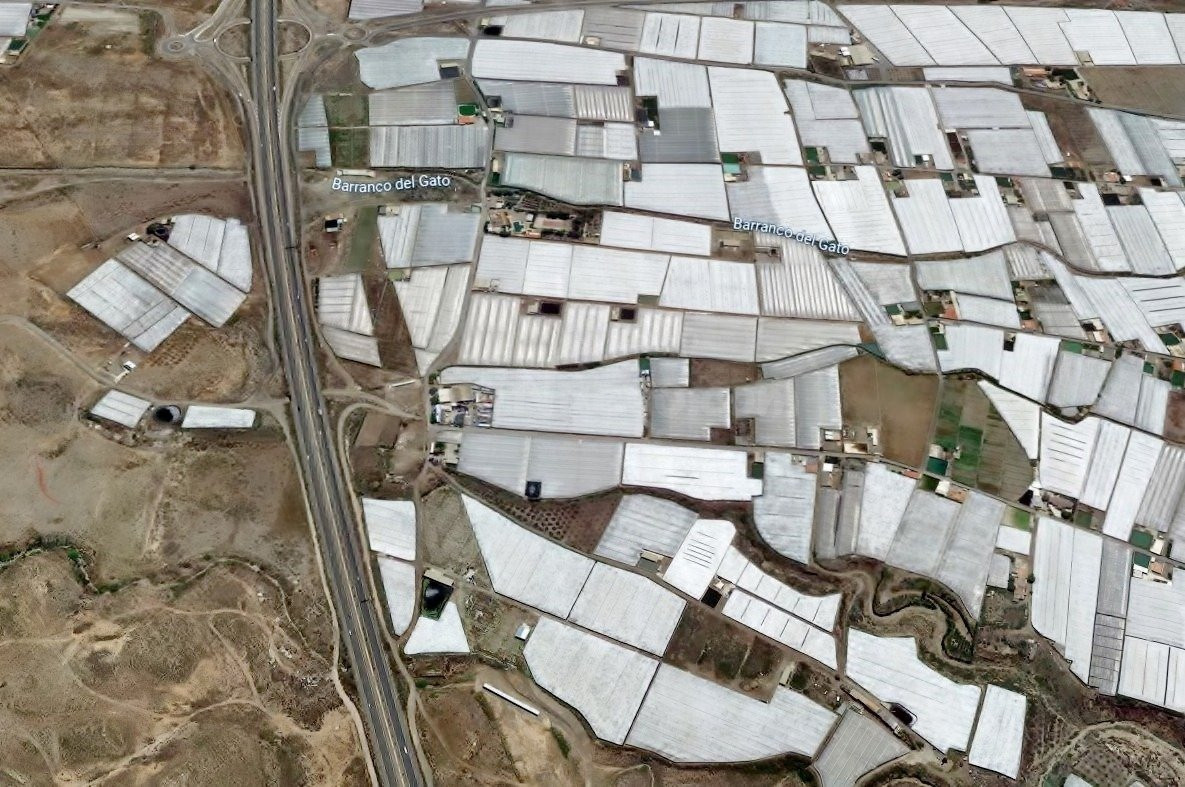 ALQUILAMOS PARCELA PARA ALMACENAJE O DESTINO AGRÍCOLA