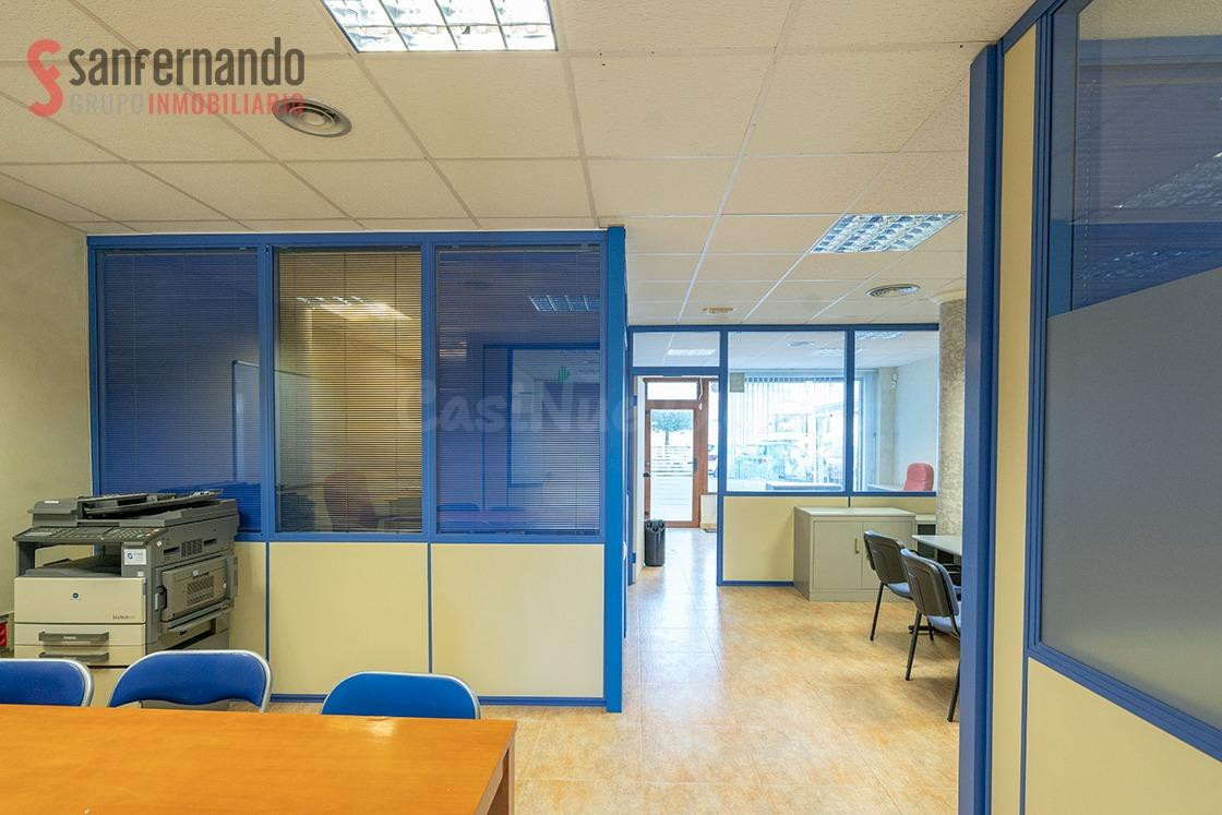 Local comercial en Miengo con zona de almacenaje