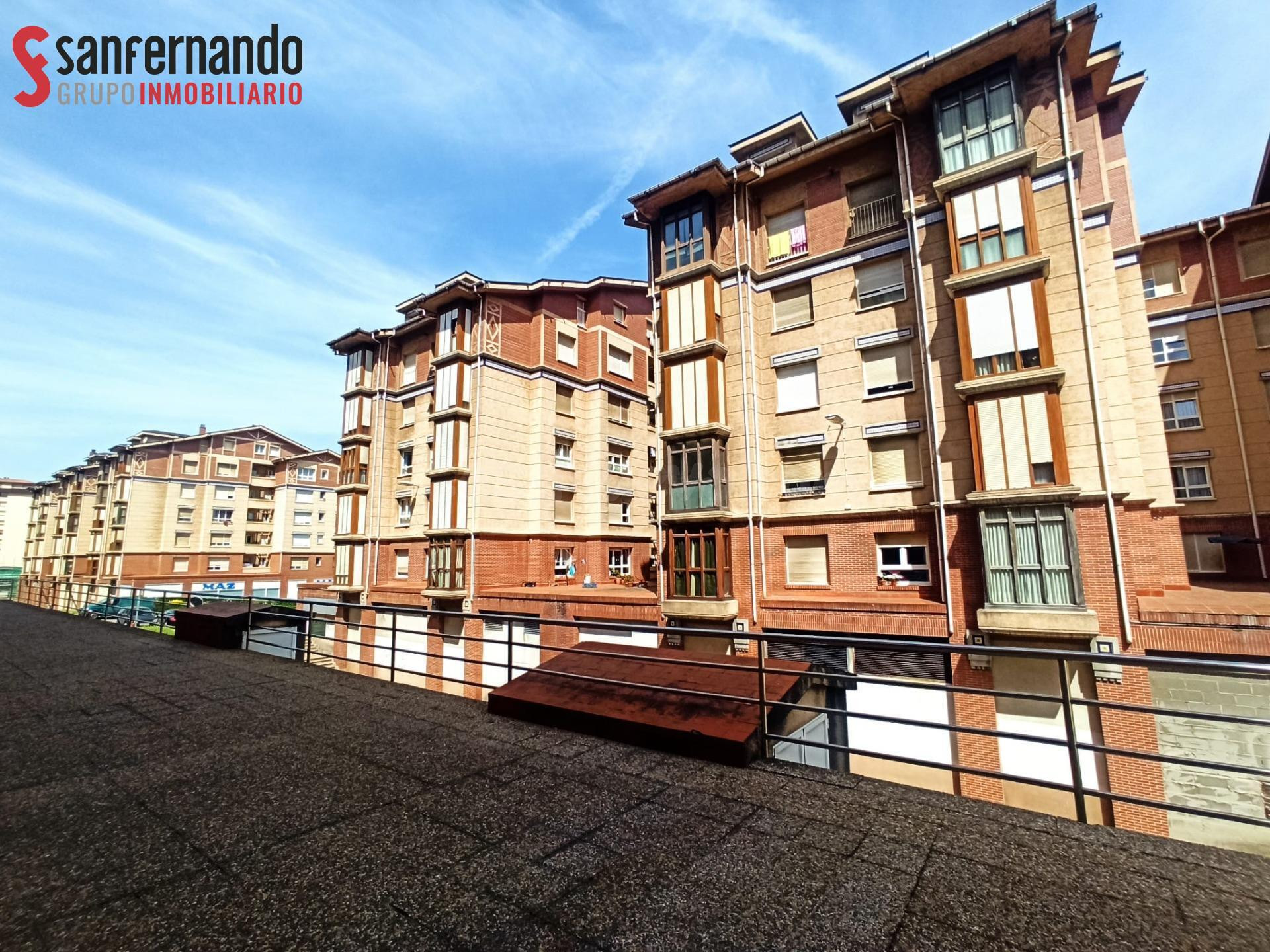 Vivienda completamente exterior en alquiler en Avenida de Lo - foto 3