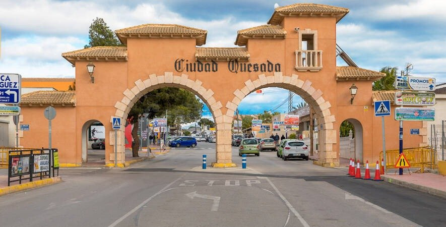 VILLAS DE OBRA NUEVA EN CIUDAD QUESADA - foto 5