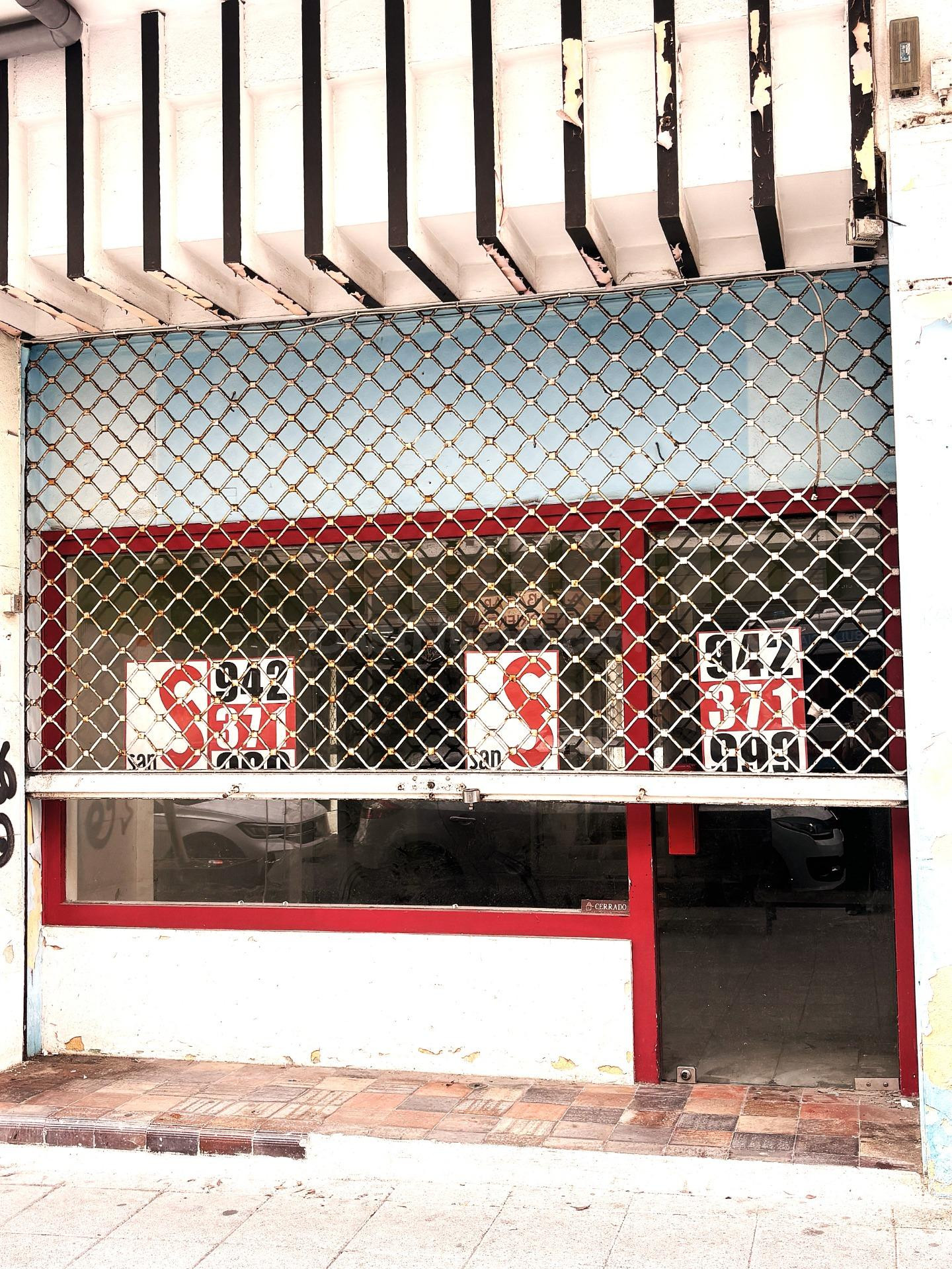 Local comercial en la calle Floranes