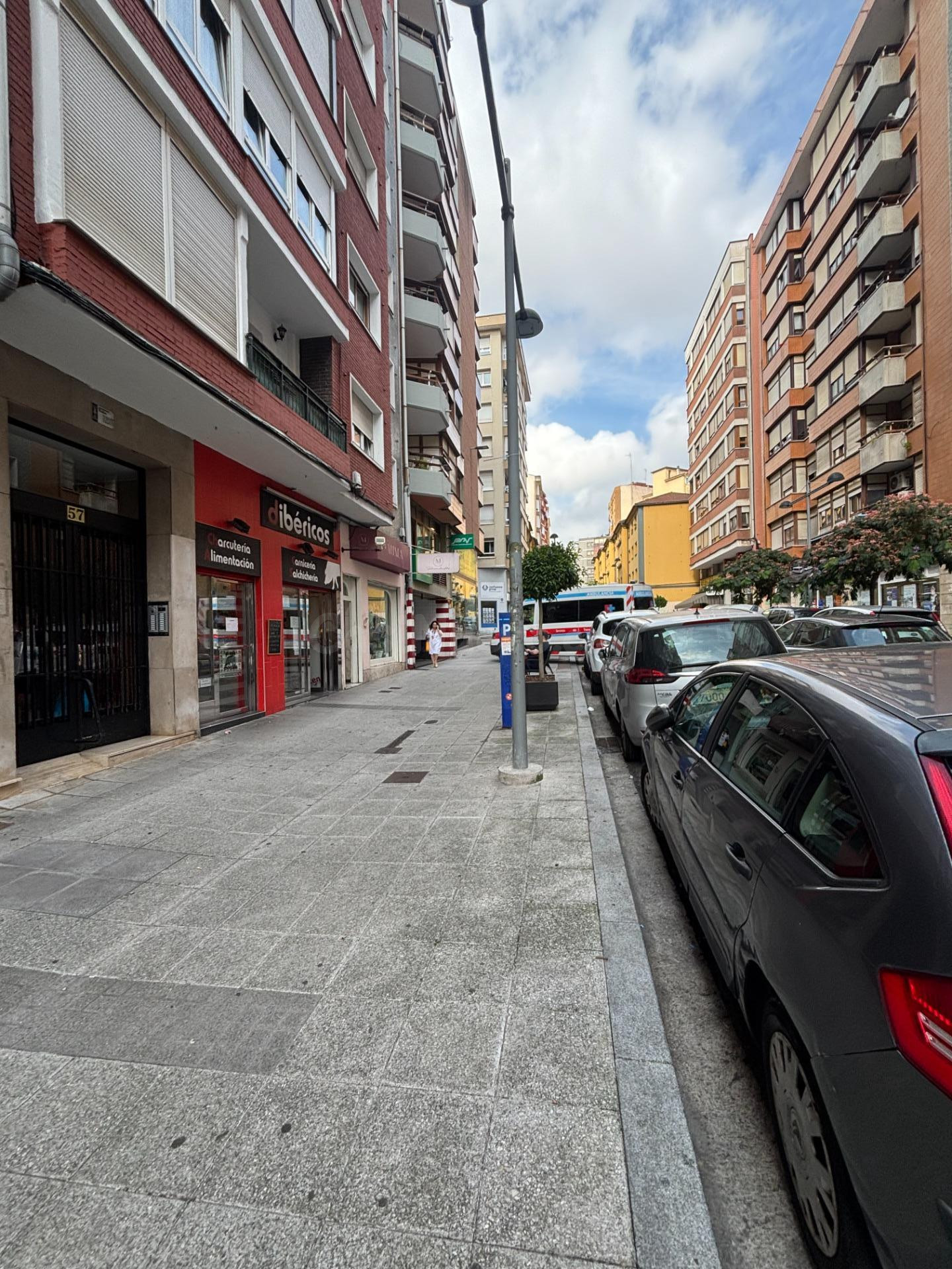 Local comercial en la calle Floranes - foto 3