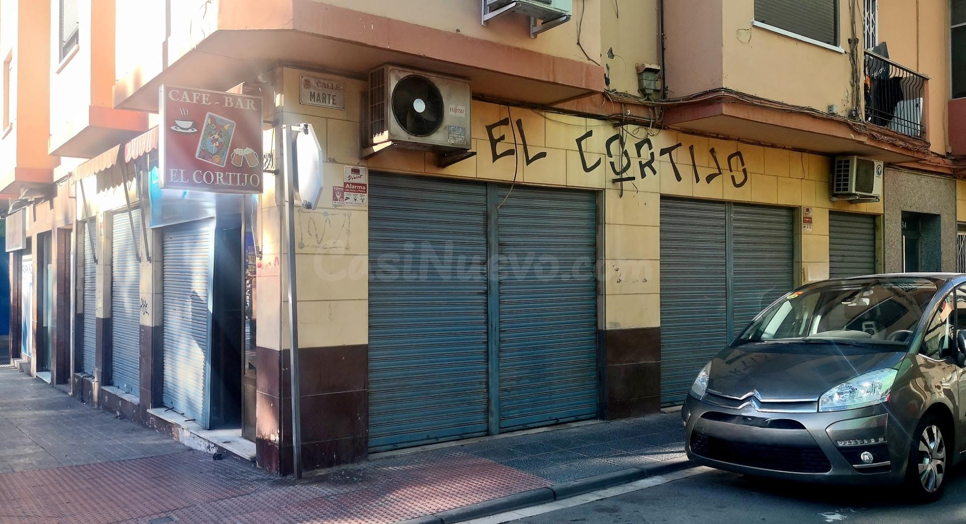 SE VENDE LOCAL COMERCIAL CON LICENCIA PARA BAR