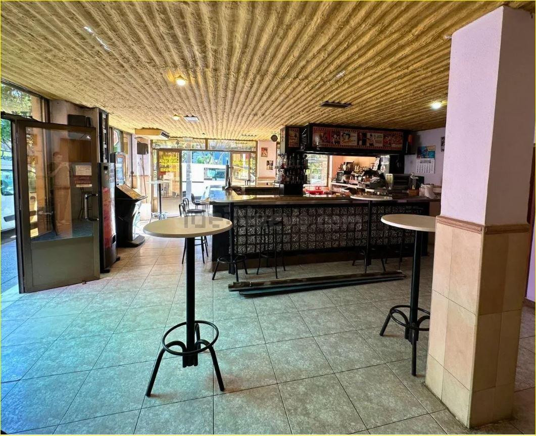 SE VENDE LOCAL COMERCIAL CON LICENCIA PARA BAR - foto 3