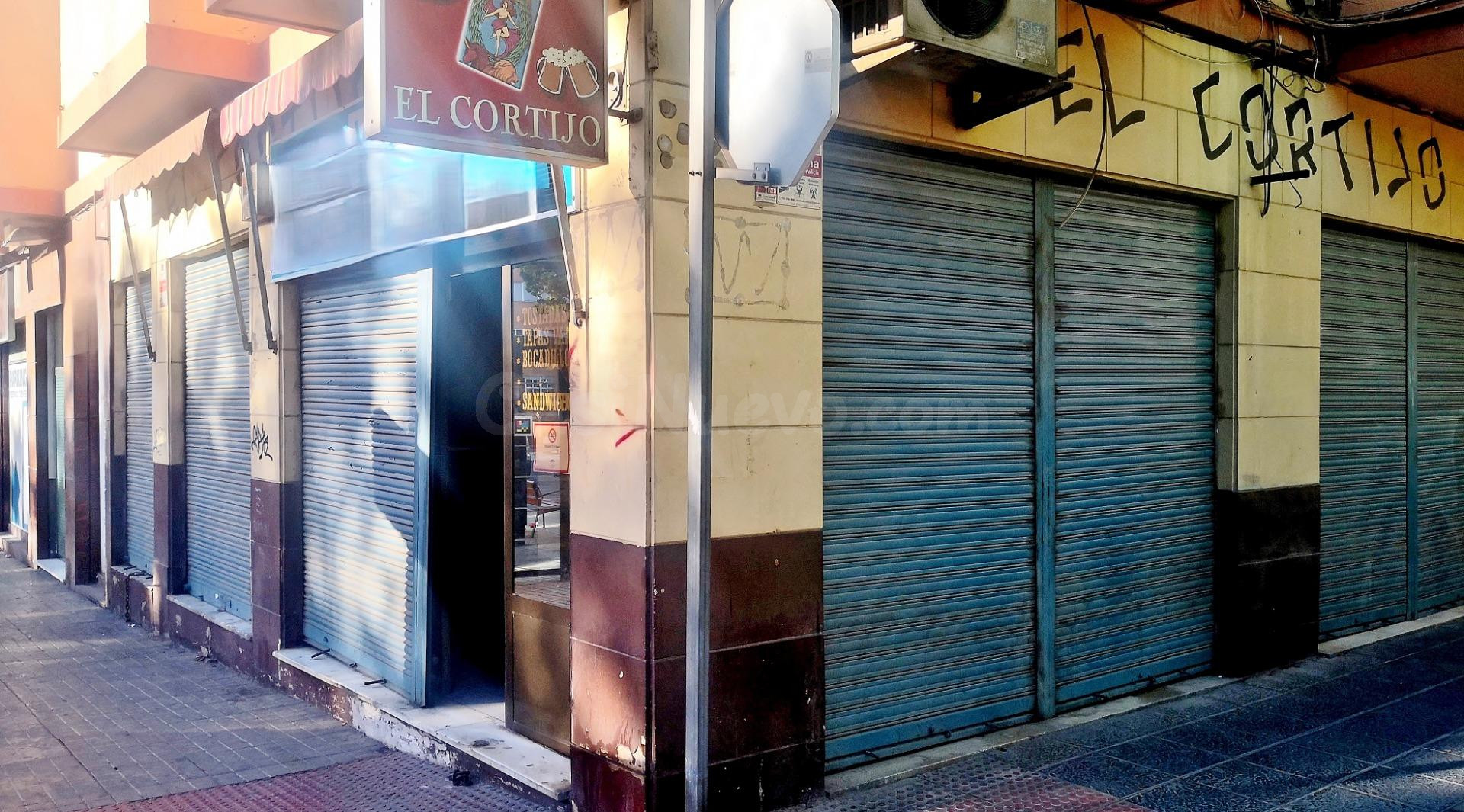 SE VENDE LOCAL COMERCIAL CON LICENCIA PARA BAR - foto 4