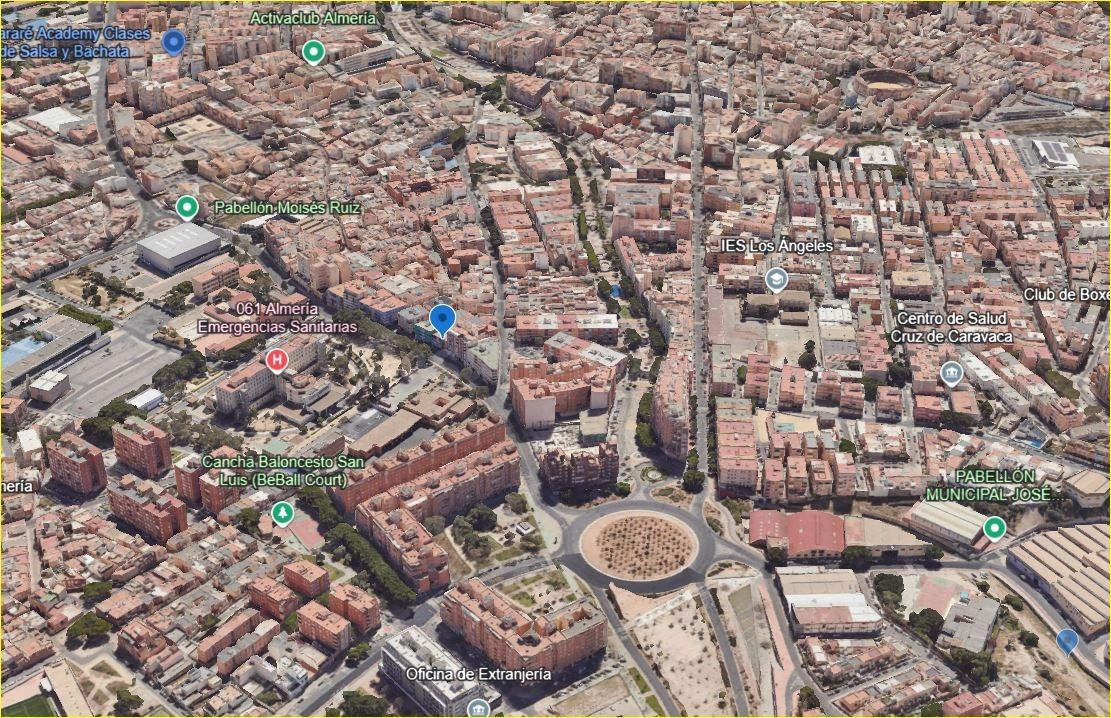 SE VENDE LOCAL COMERCIAL CON LICENCIA PARA BAR - foto 5